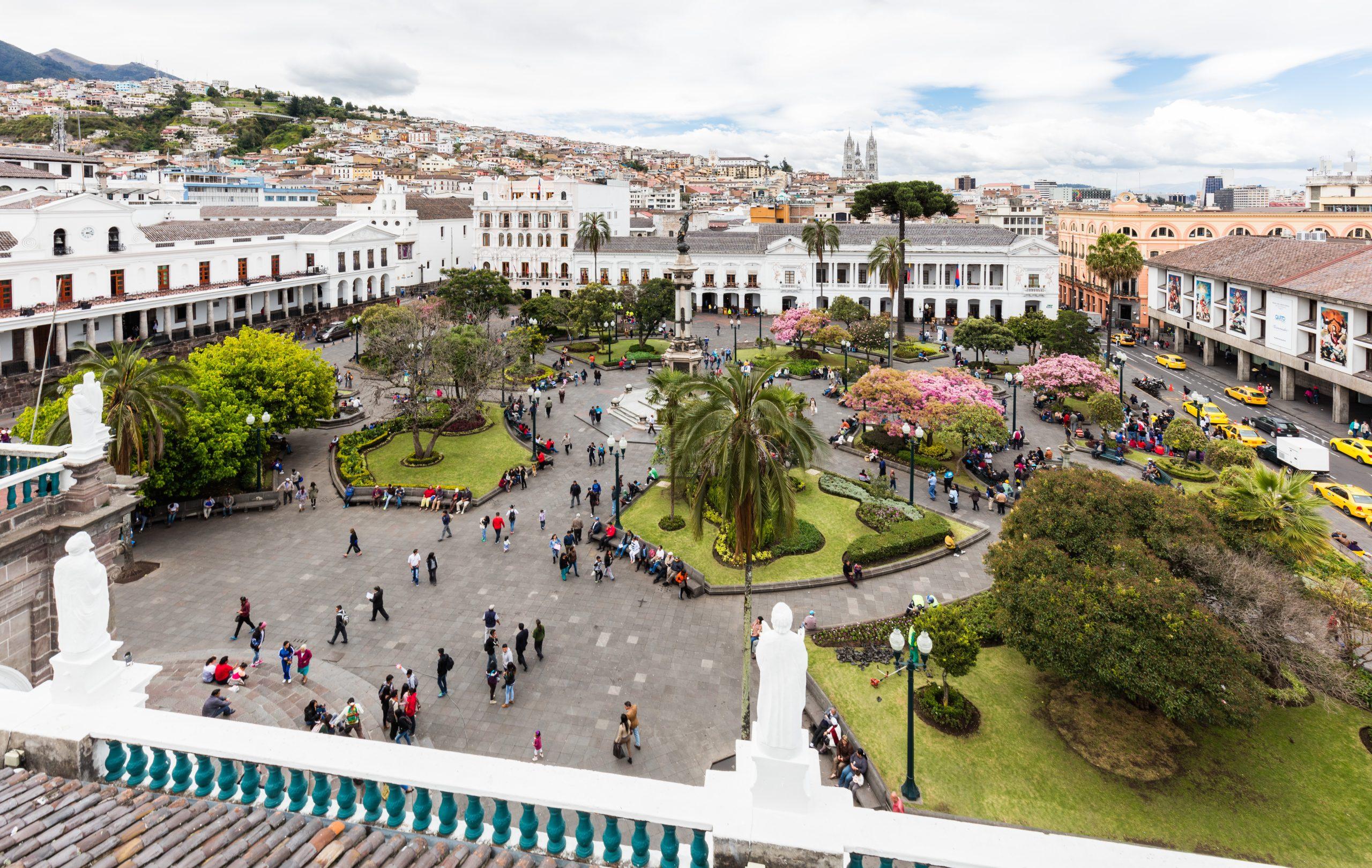 Private Quito Highlights: Colonial Center, Cable Car & Equator