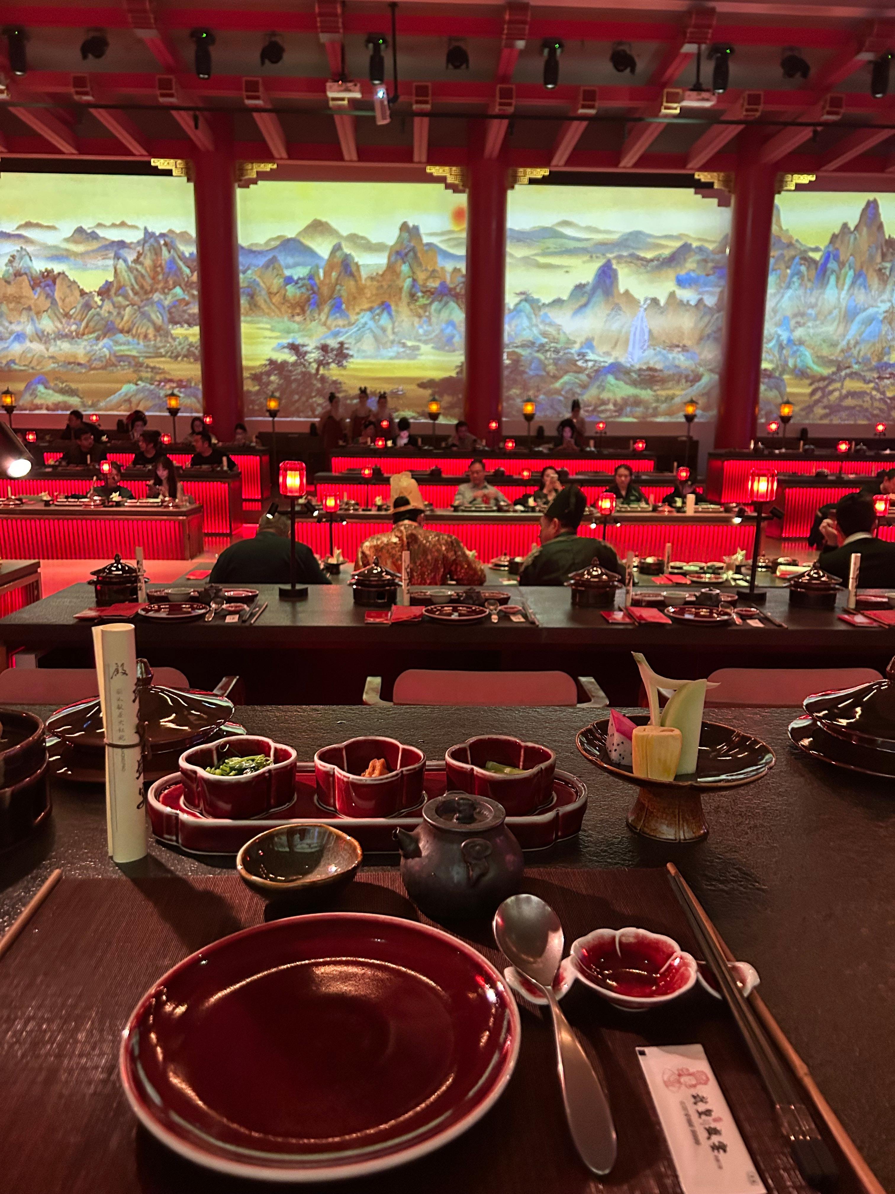 Luoyang: Imperial Tang Dynasty Banquet & Costume Experience