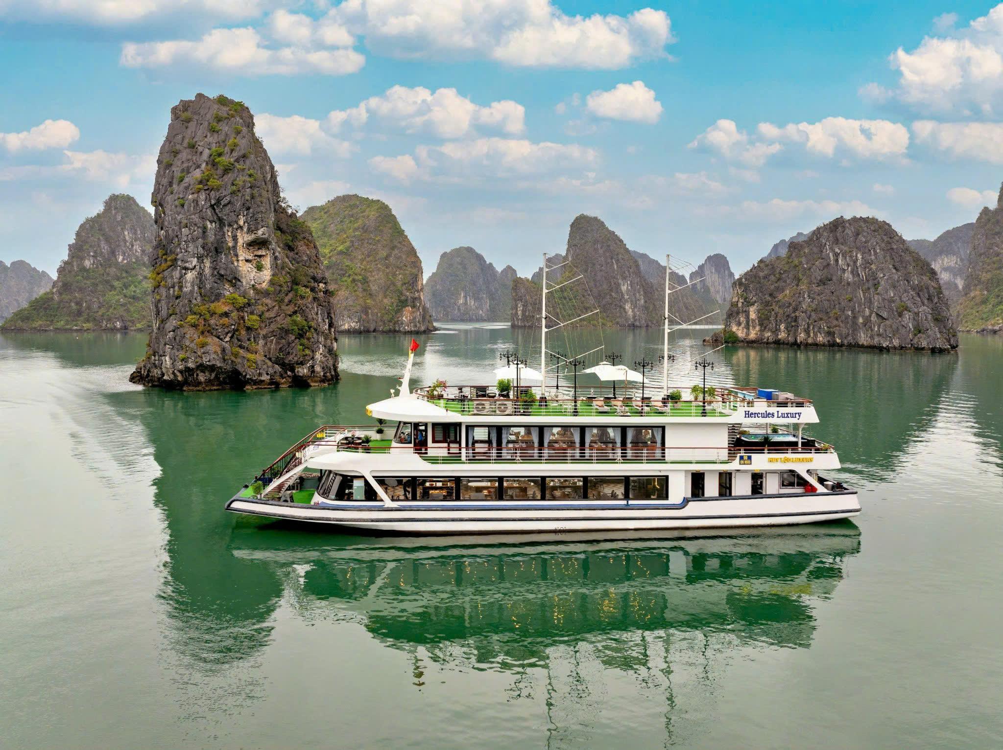 2-Day Hanoi, Ninh Binh & Ha Long Bay Luxury Tour