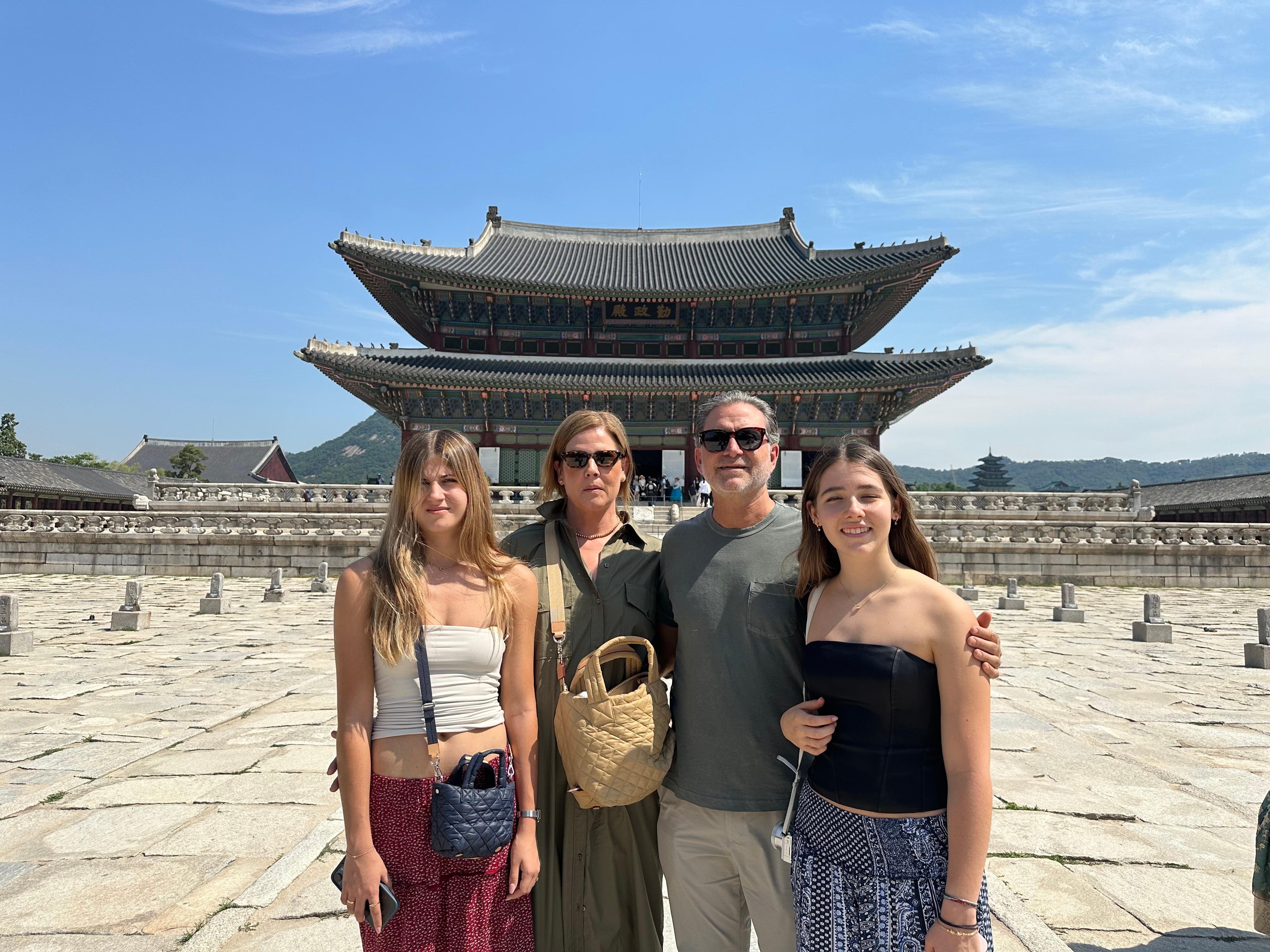 Seoul Highlights: Palaces, Markets & N Seoul Tower