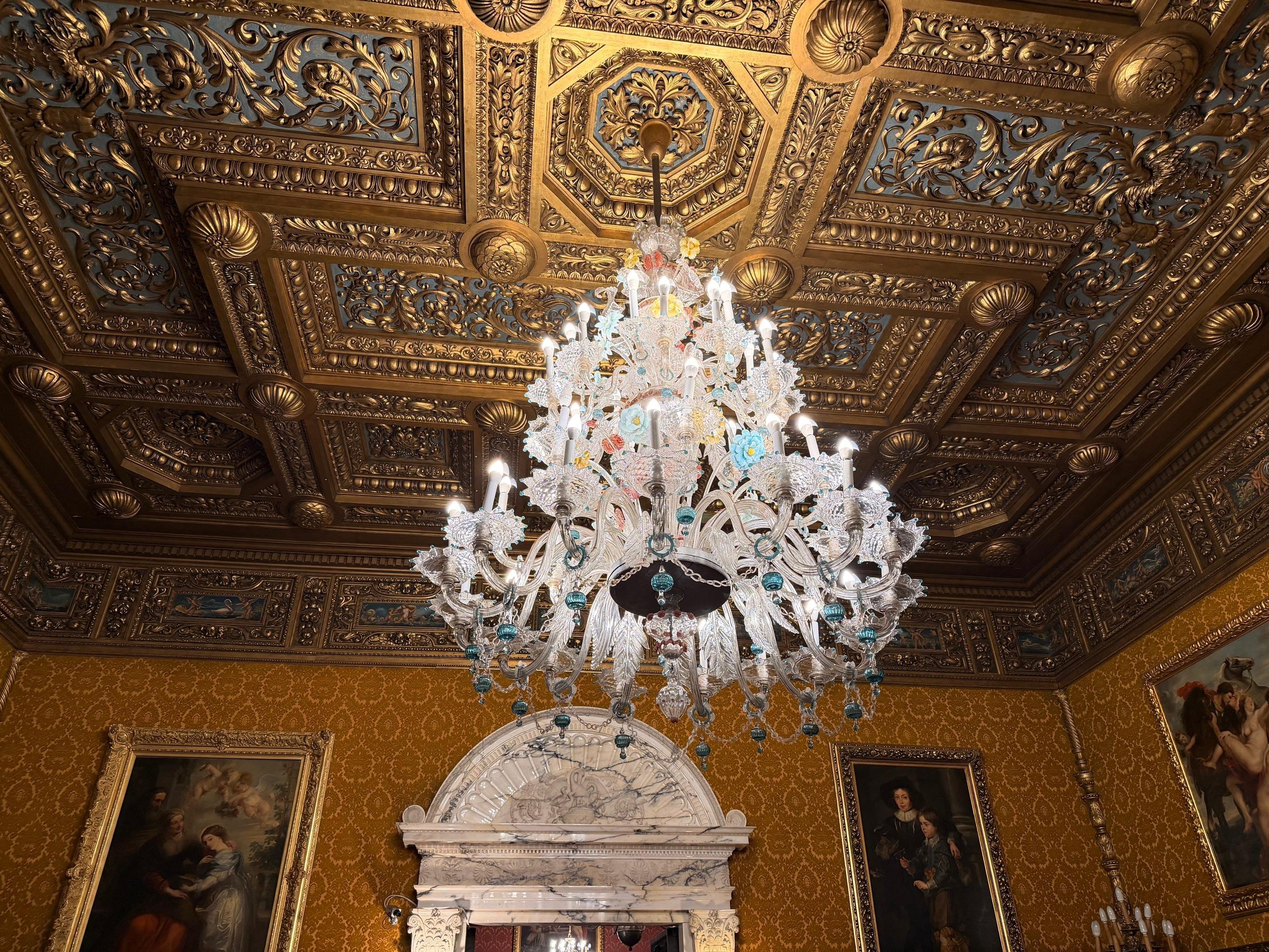 Bucharest: Peleș Castle and Slănic Salt Mine Day Trip