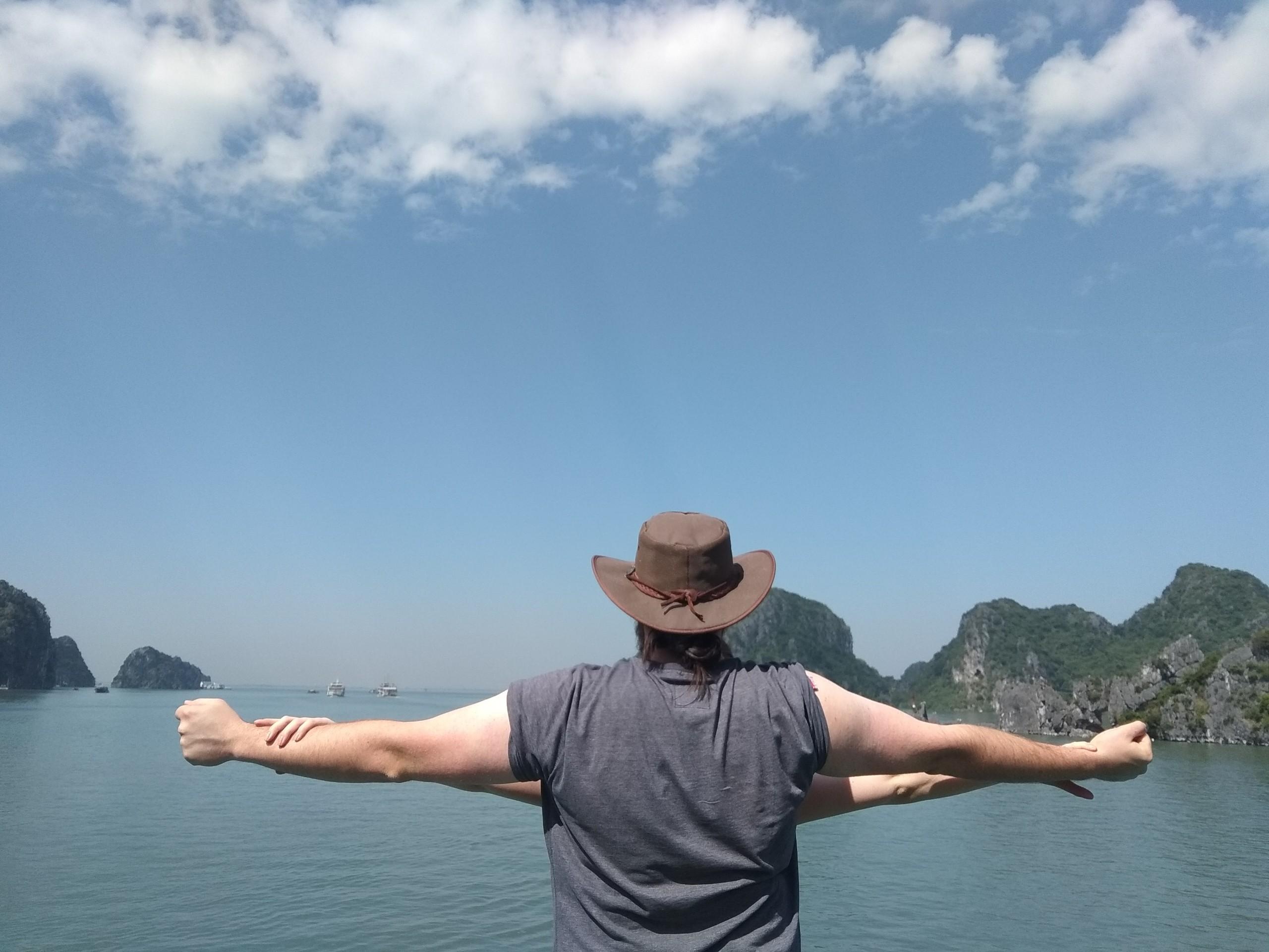 Ha Long & Lan Ha Bay 2-Day Cruise from Hanoi with All Meals