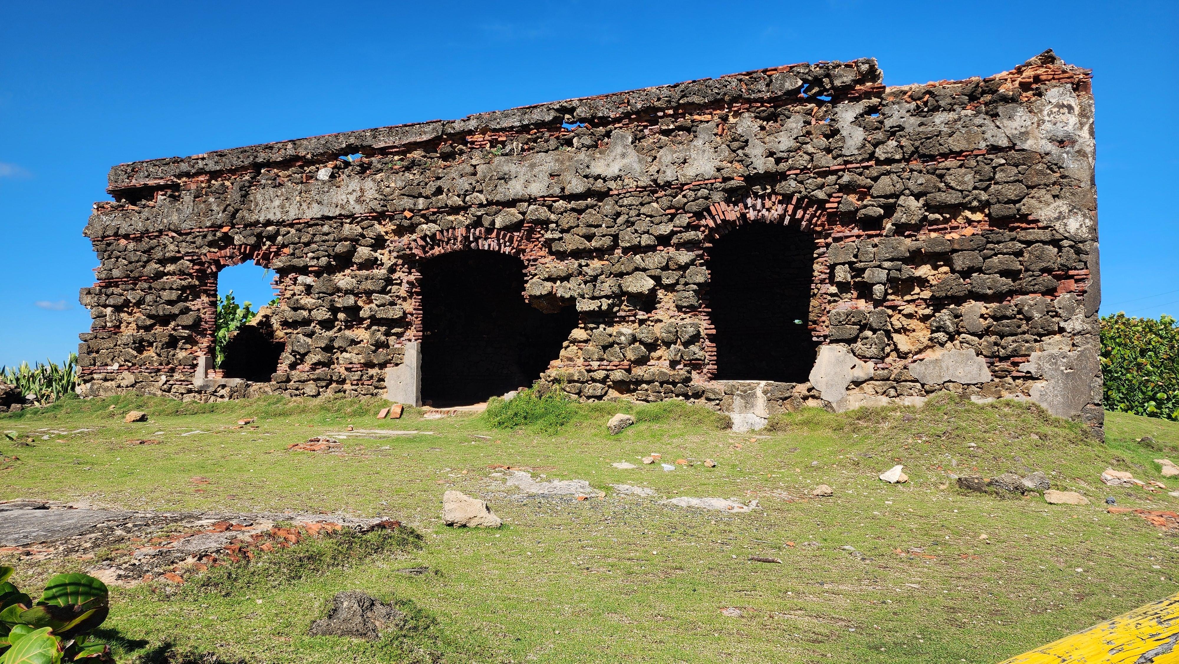 San Juan Guided City Explorer: History & Photo Stops
