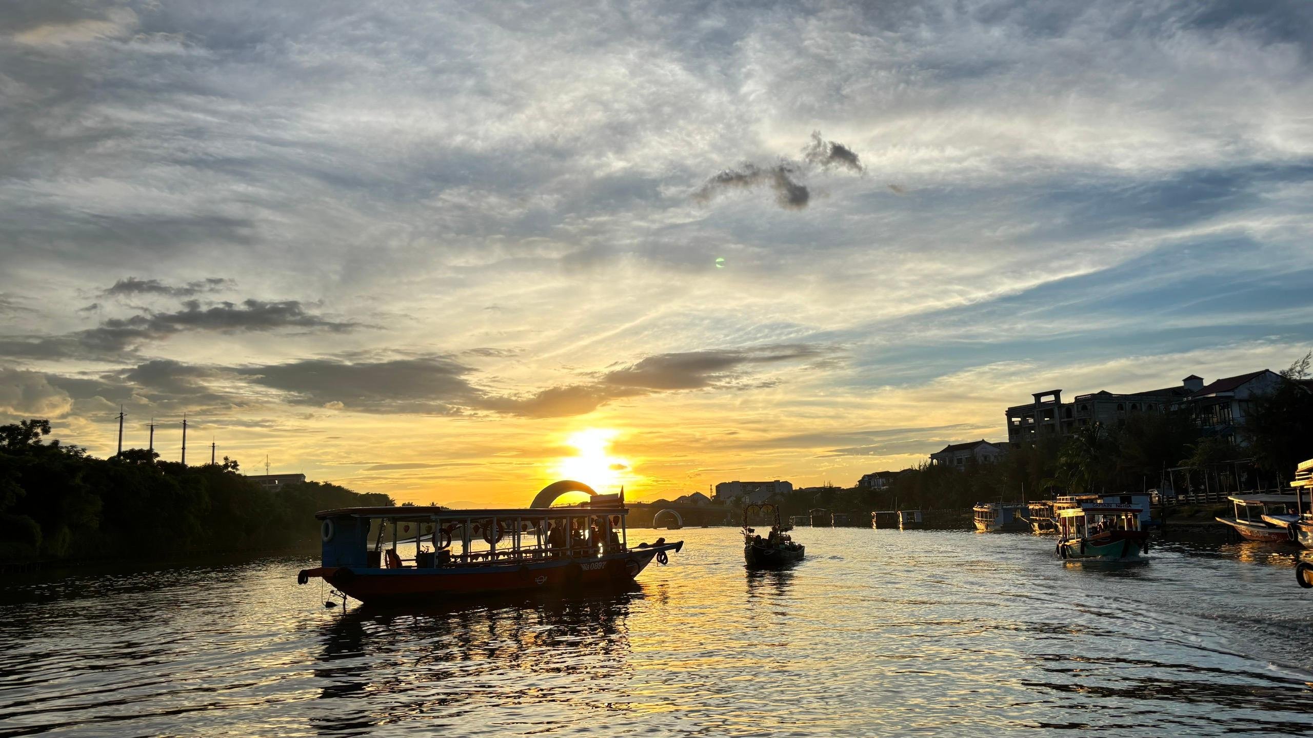 Hoi An Lantern Craft, River Sunset & Ancient Town Evening