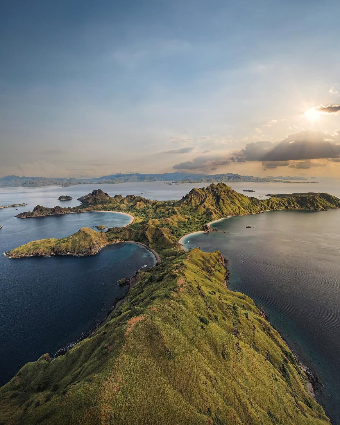 Komodo Premium Day Cruise – Small Group Speedboat Tour