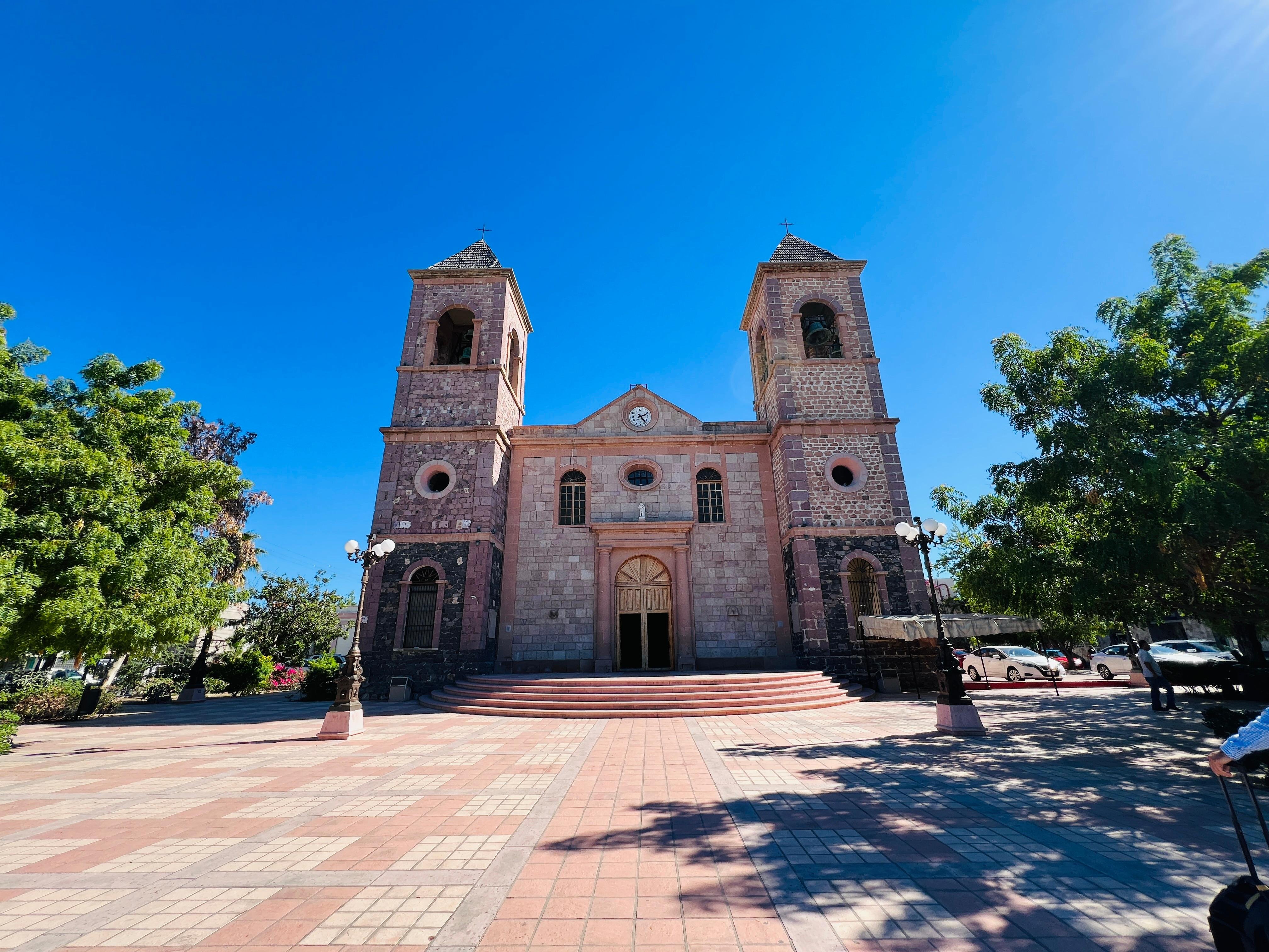Baja Coastal Escape: La Paz, Balandra & Todos Santos