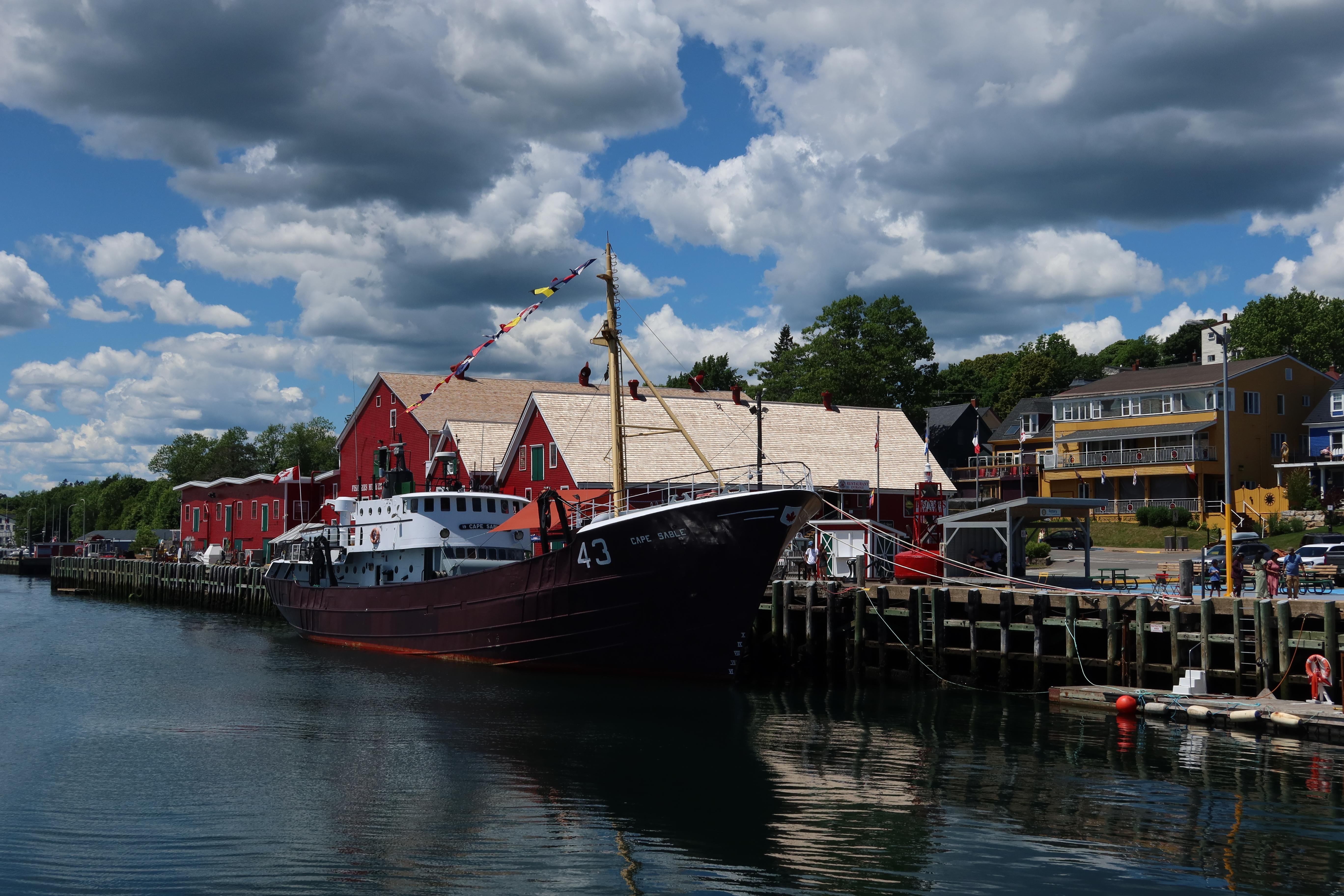 Lunenburg Heritage & Coastal Wonders Tour