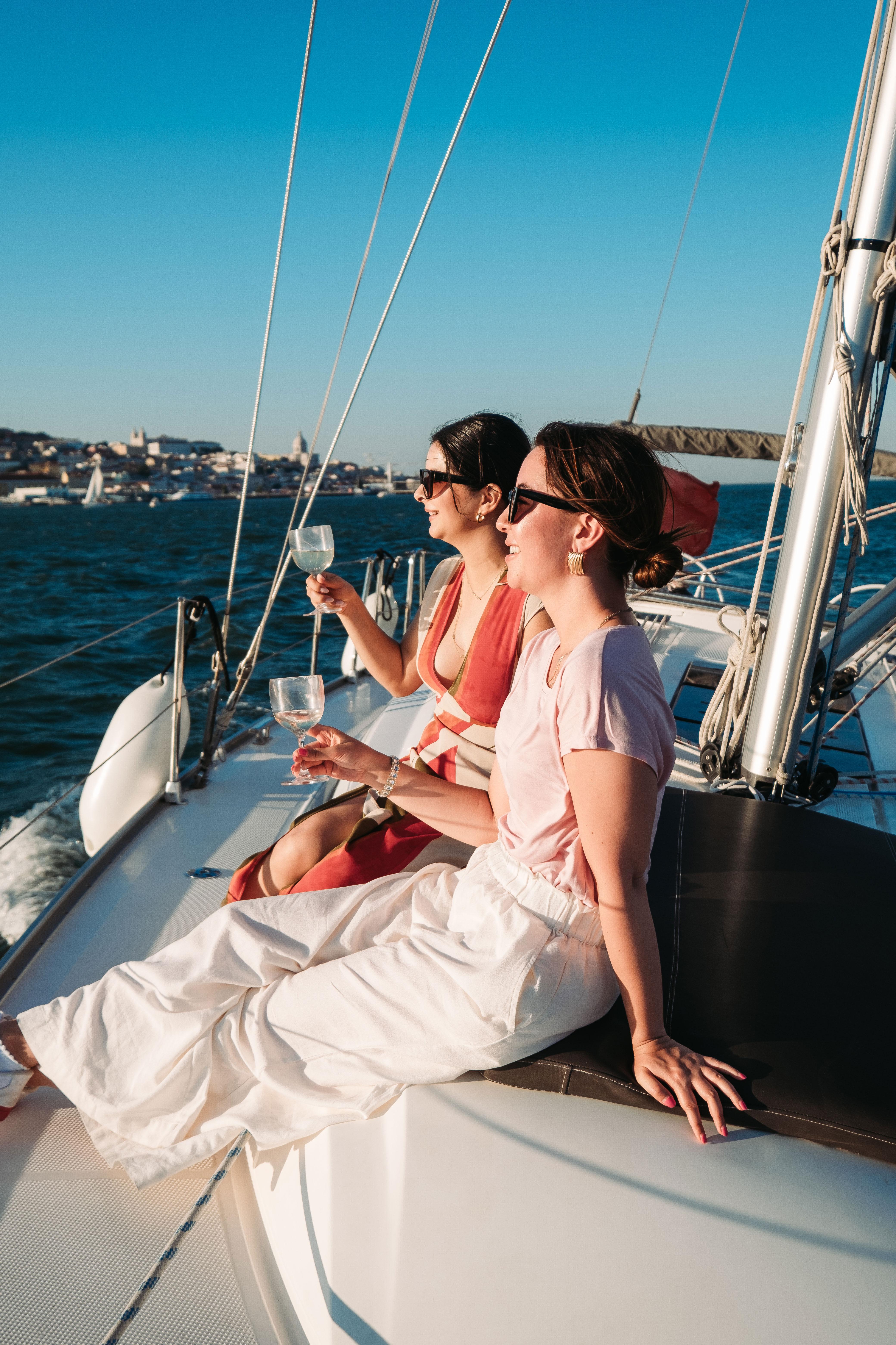 Tagus River Sunset Sailing with Drinks