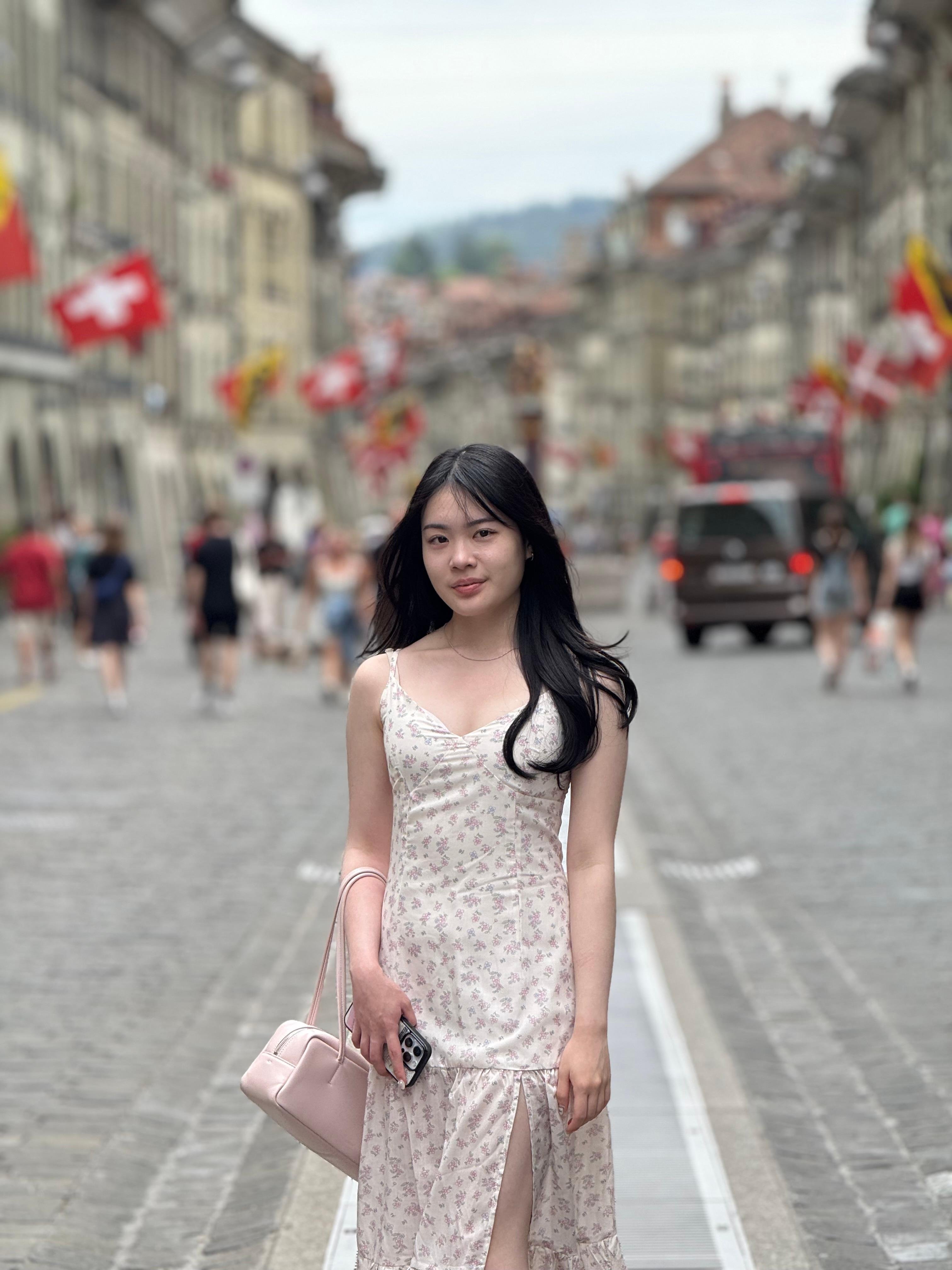 Bern Summer Walking Tour with Bear Park & Rose Garden Picnic
