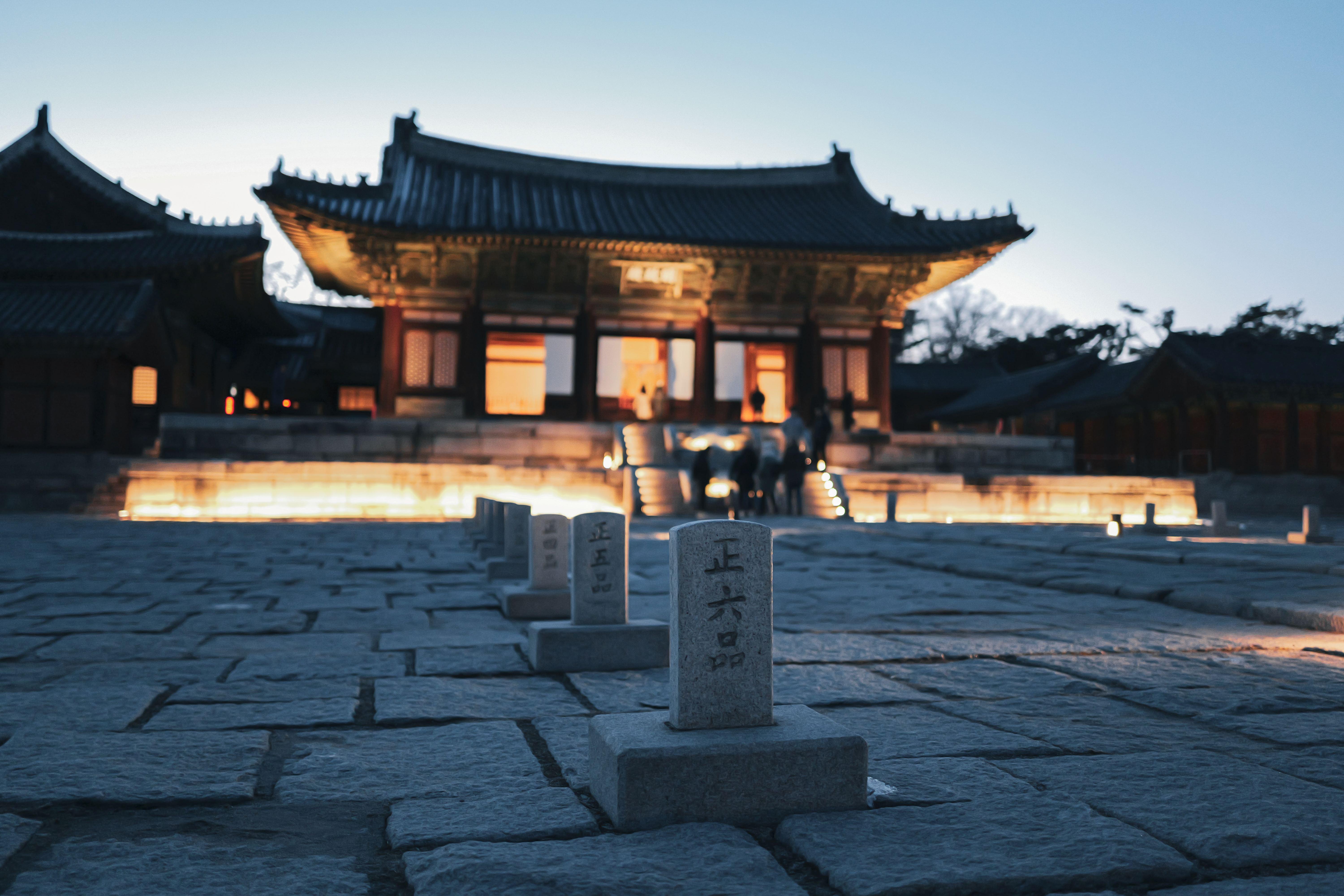 Seoul After Dark: Palace, Street Food & Temple Night Tour