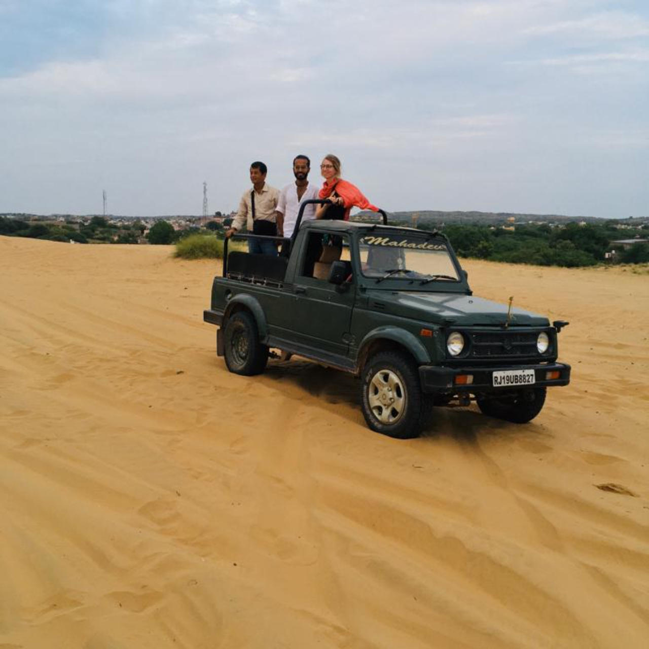 Jodhpur: Thar Desert Camel & Jeep Safari with Traditional Dining