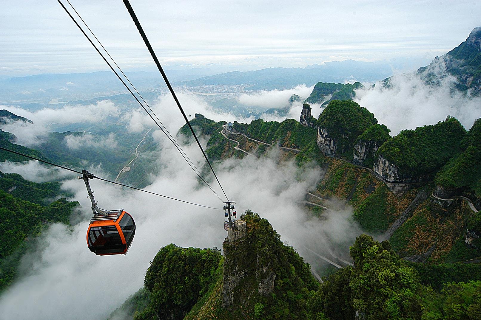 Zhangjiajie 3-Day Small-Group Tour: Forest Park, Tianmen Mountain & Glass Bridge