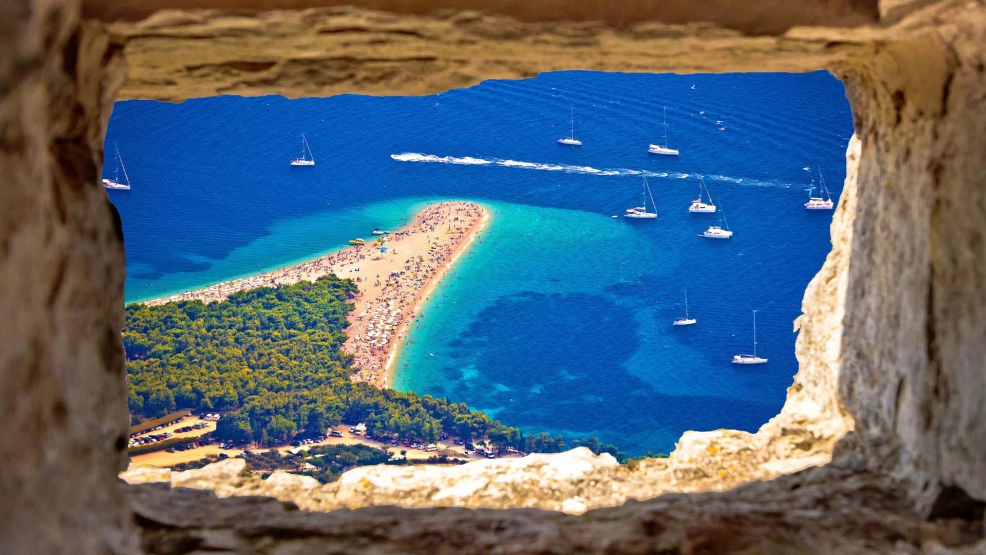Bol Island Cruise with Breakfast & Lunch