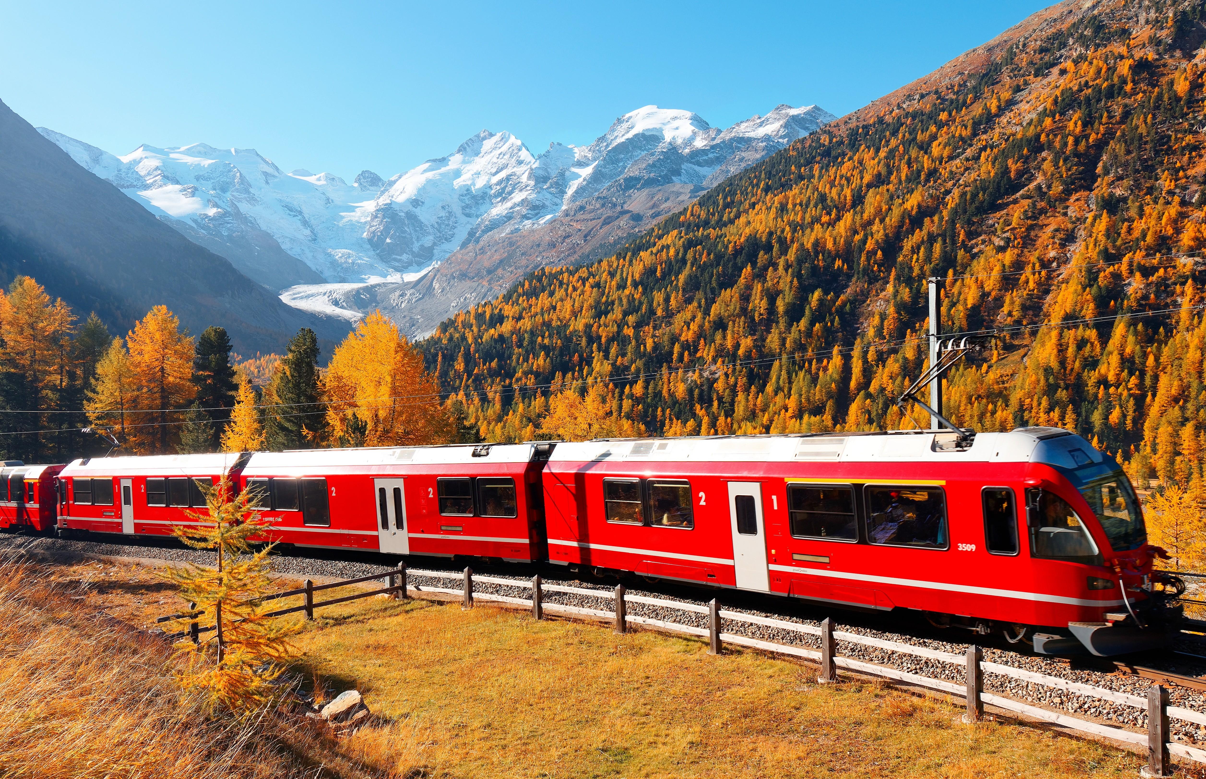 Milan to Swiss Alps: Bernina Red Train & St. Moritz Day Trip