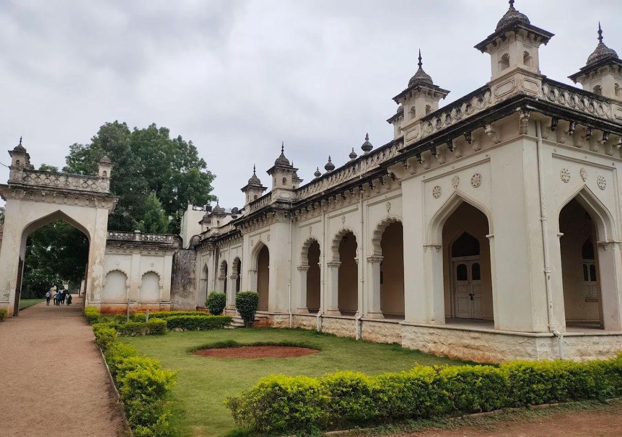 Comprehensive Hyderabad Heritage: Full & Half-Day Private Tour