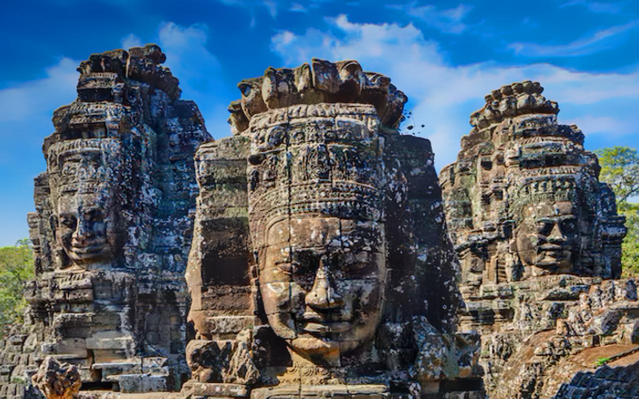 Angkor Wat Small-Group Sunrise or Sunset Expedition
