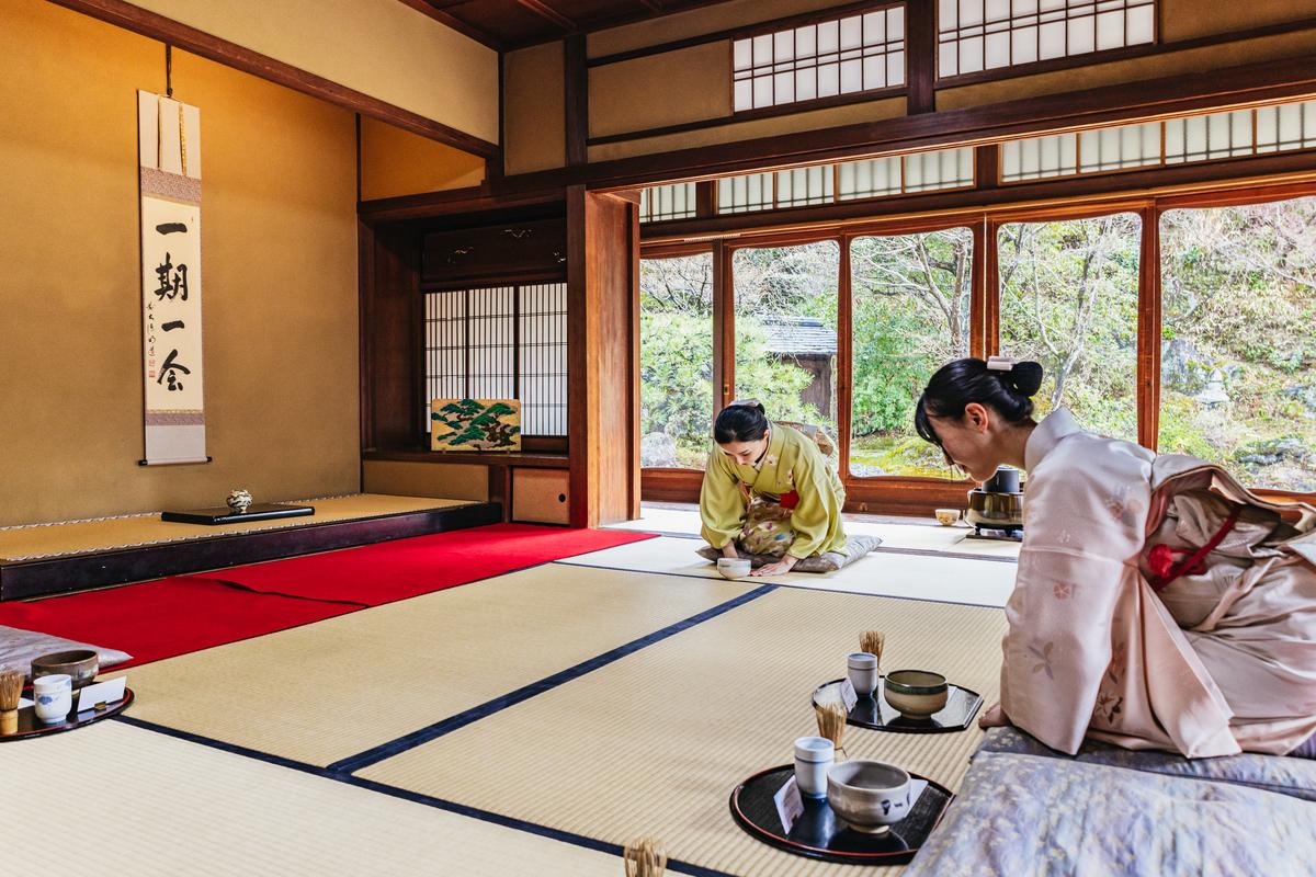 Kyoto Tea Ceremony in a Historic Garden Tea House near Kiyomizu-dera