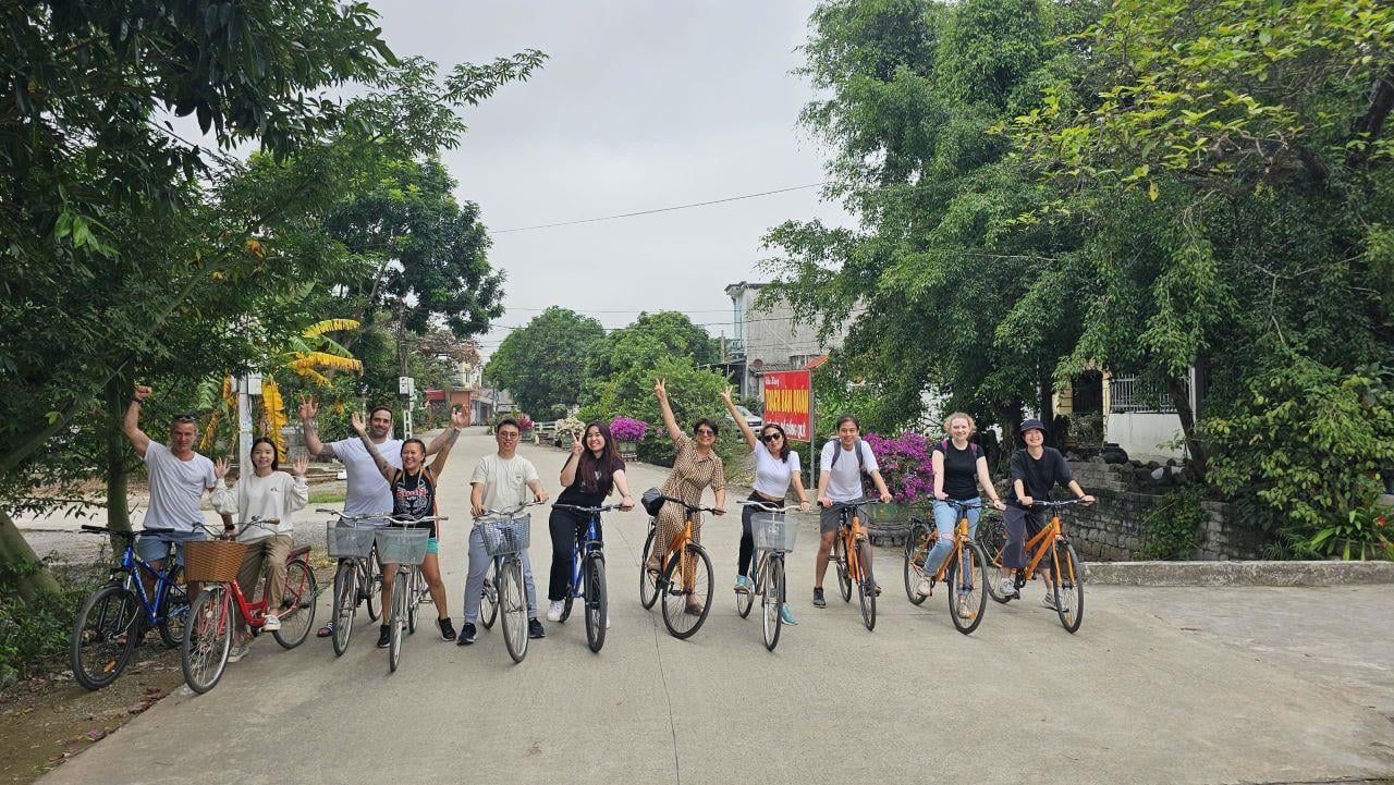 Hanoi to Ninh Binh: Hoa Lu, Trang An & Mua Cave Day Tour