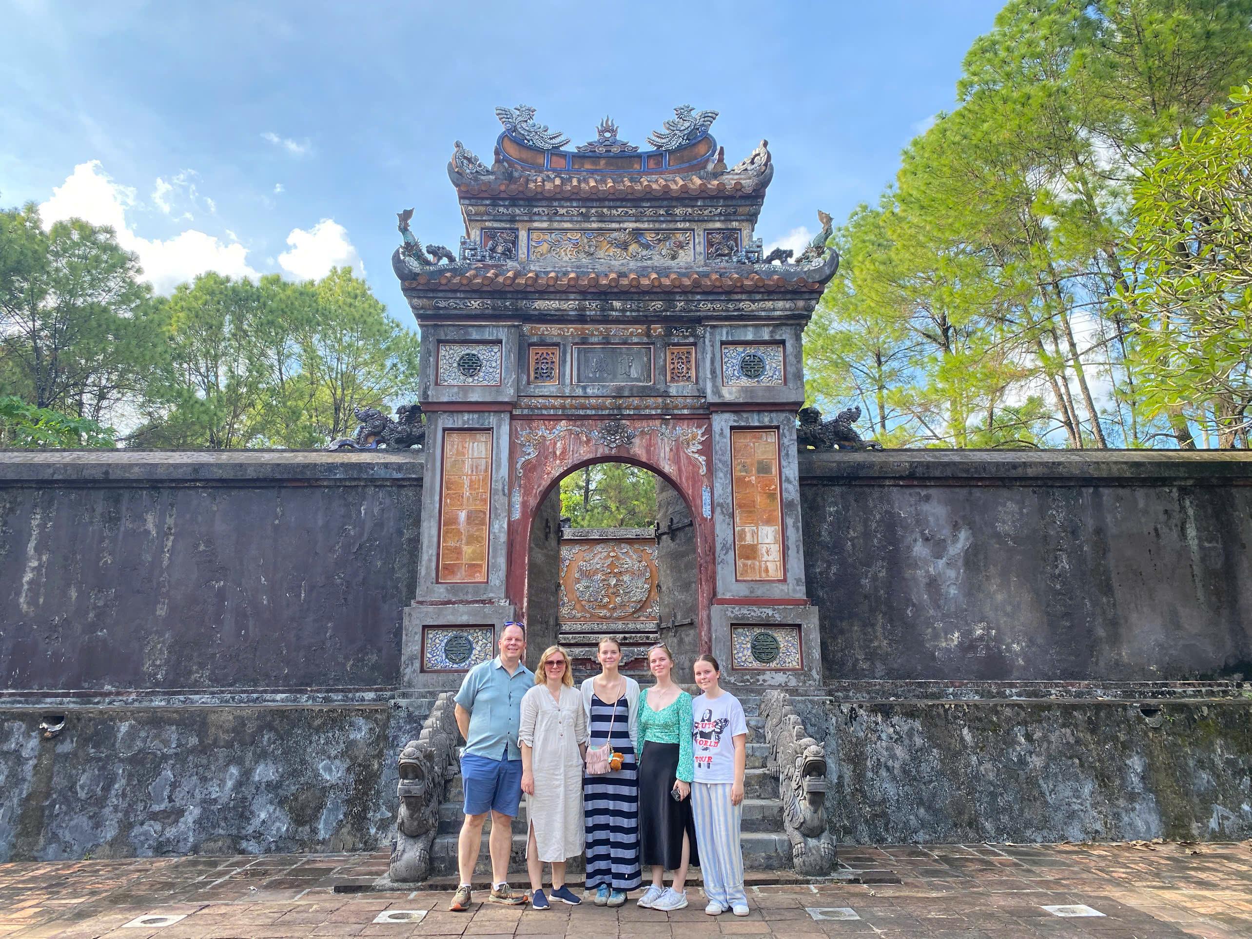 Hue Royal Tombs & Pagoda Private Discovery Tour