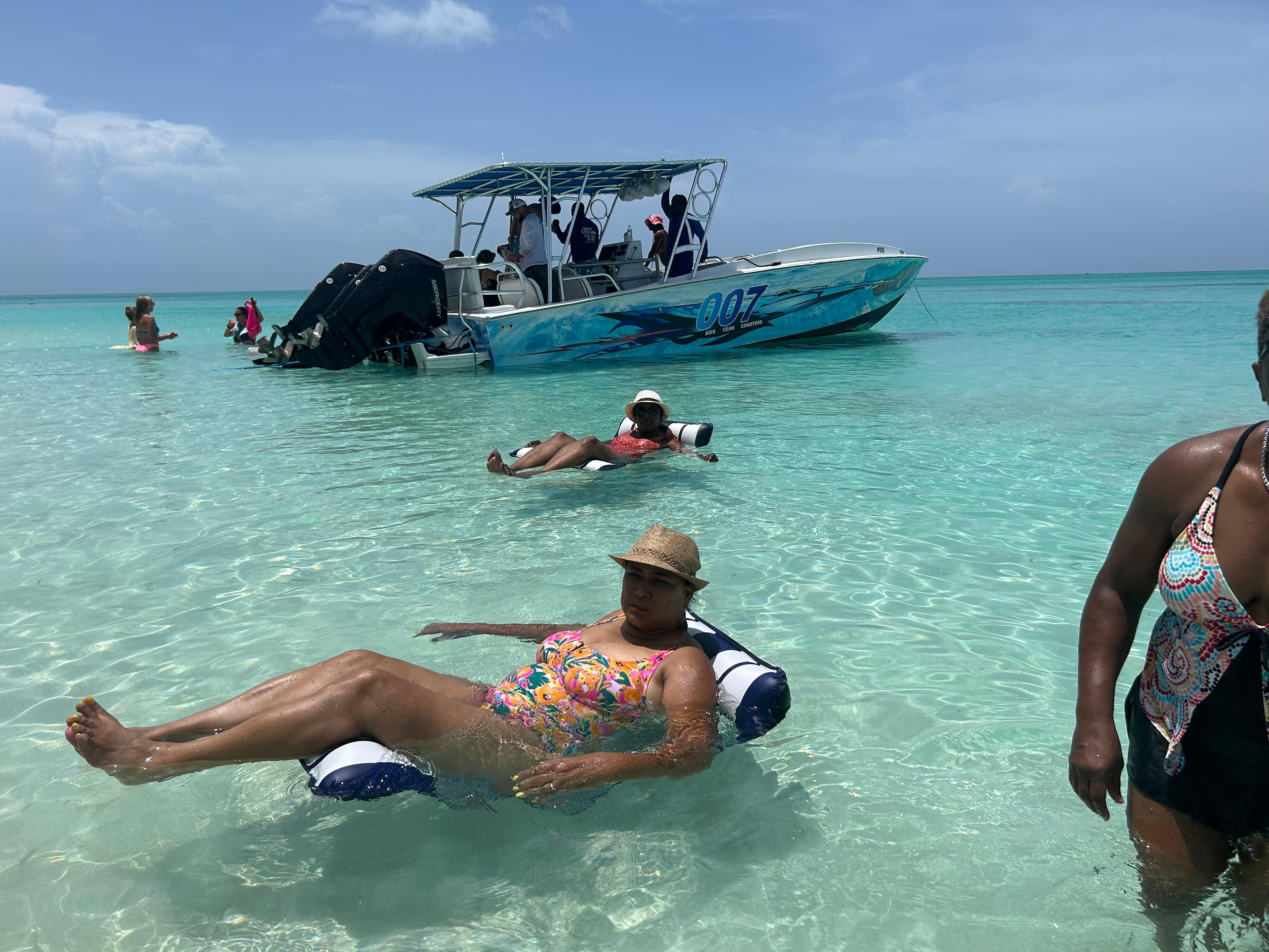 Nassau Powerboat Adventure: Snorkeling, Turtles & Private Beach Club
