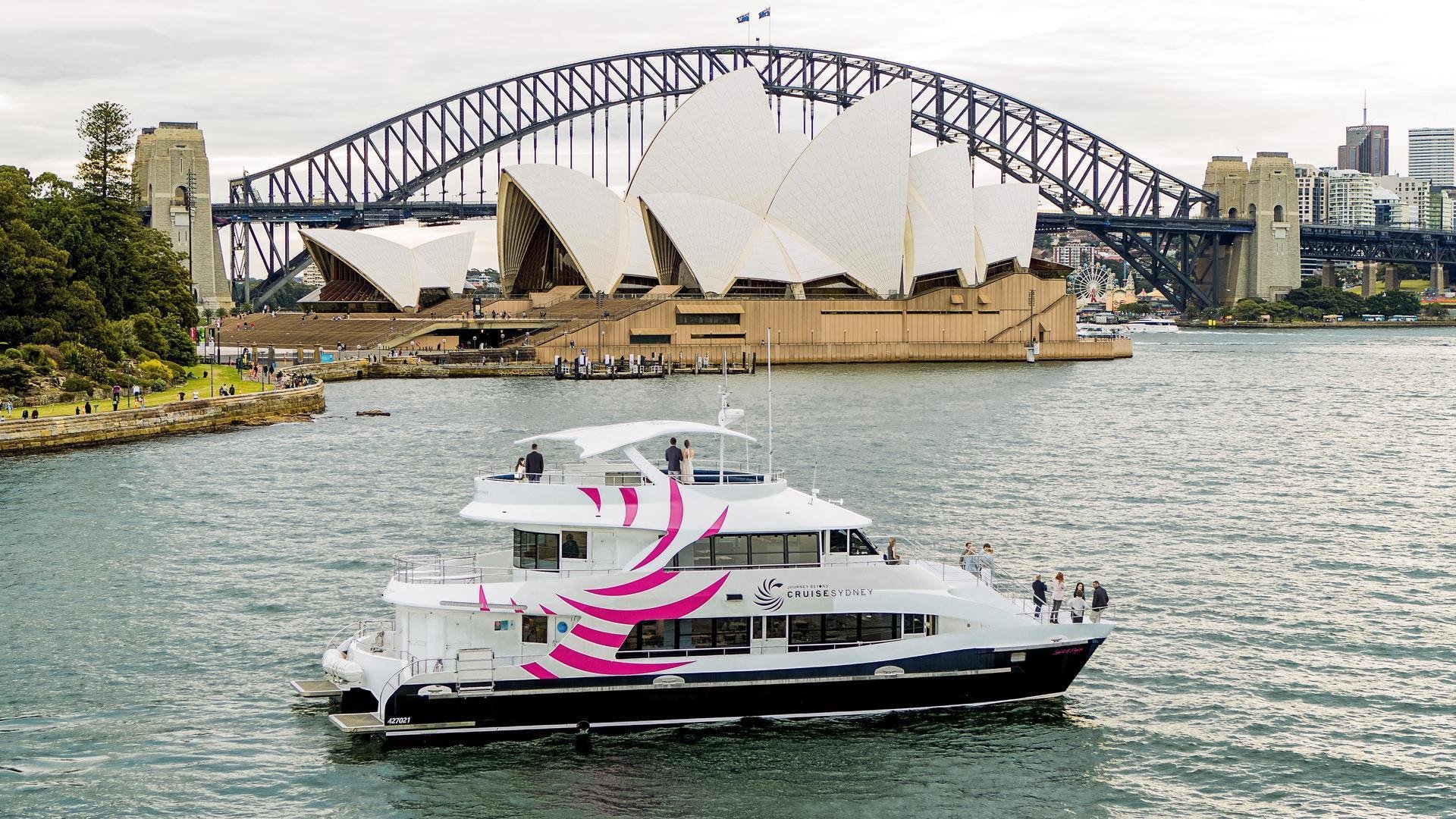 Sydney Harbour Lunch Cruise with Welcome Drink