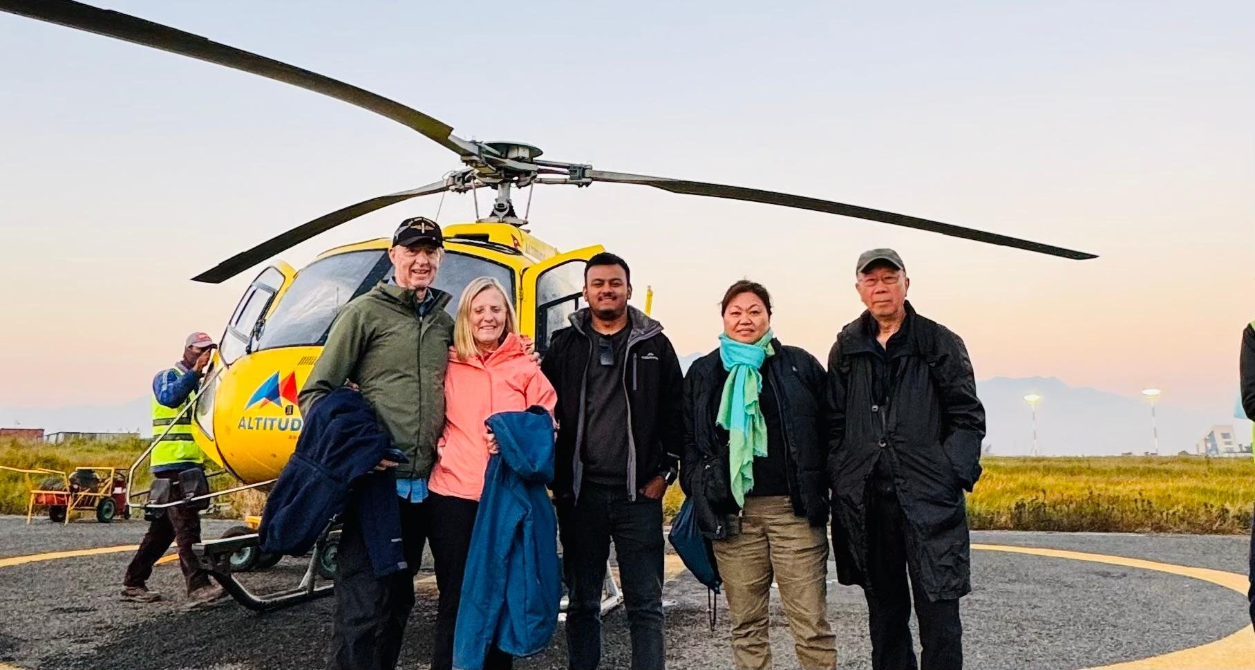 Kathmandu: Everest Scenic Flight or Helicopter Landing Tour