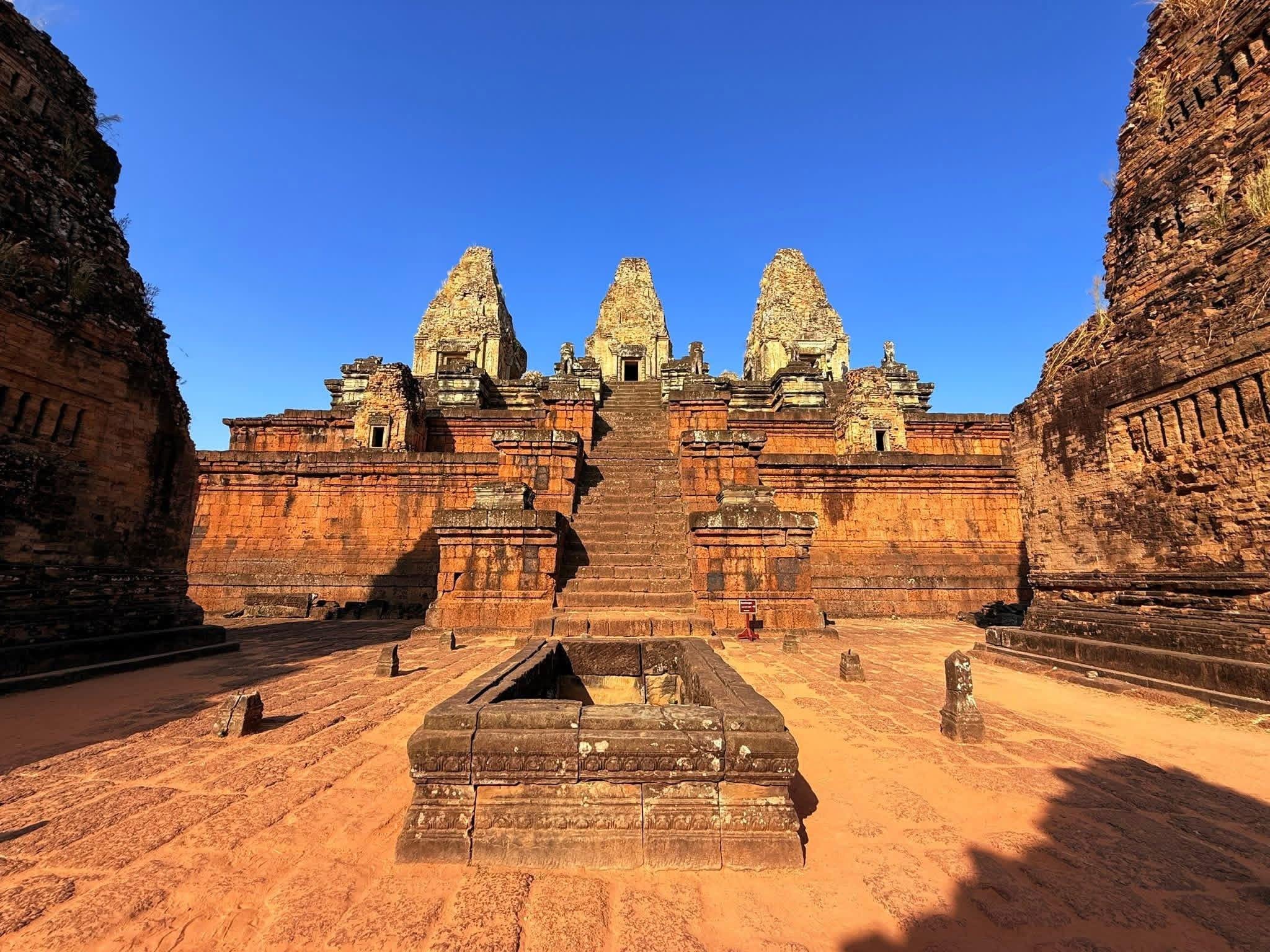 Siem Reap: Grand Circuit Temples & Sunset by Private Tuk-Tuk