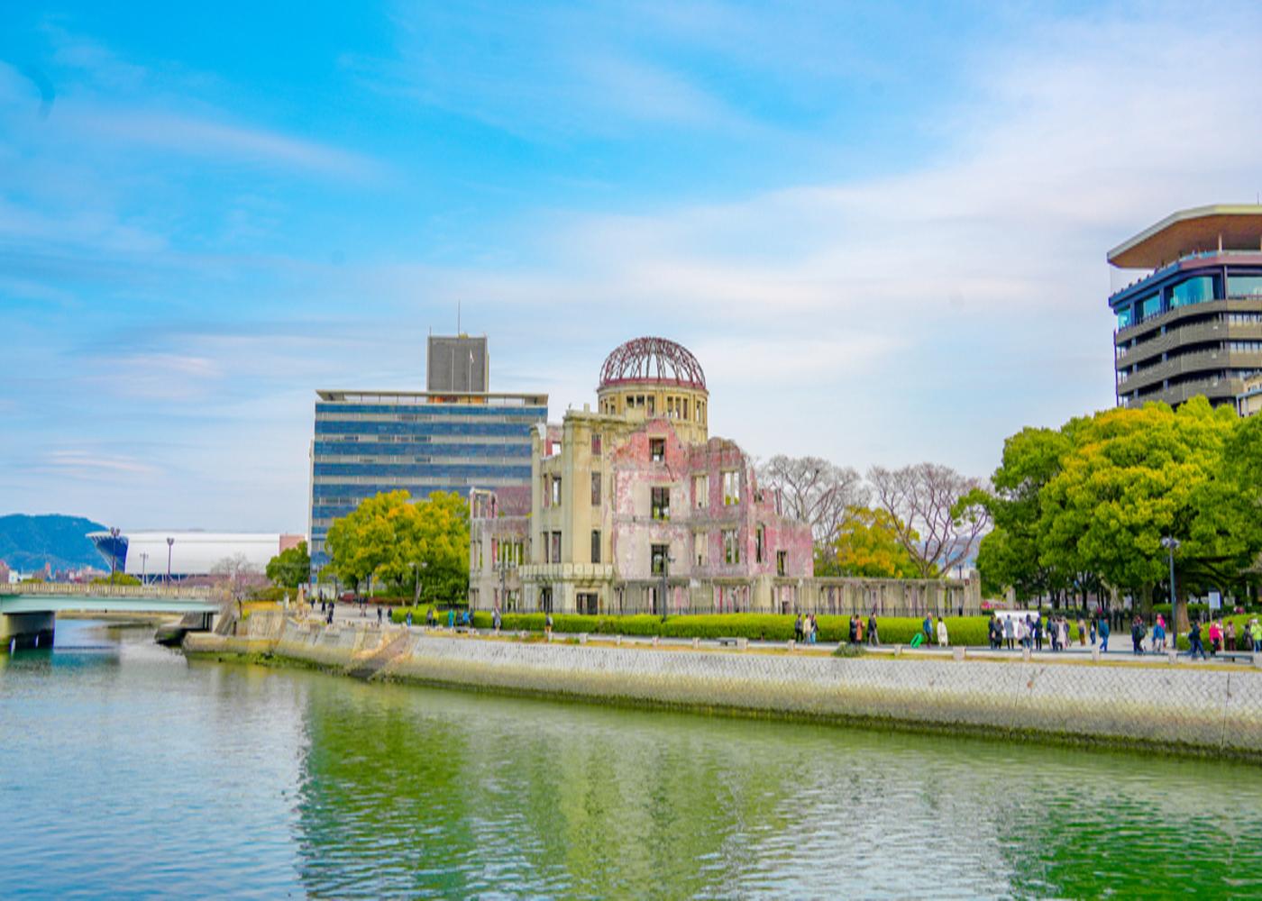 京都発 広島・宮島 日帰りガイド付きツアー（新幹線利用）