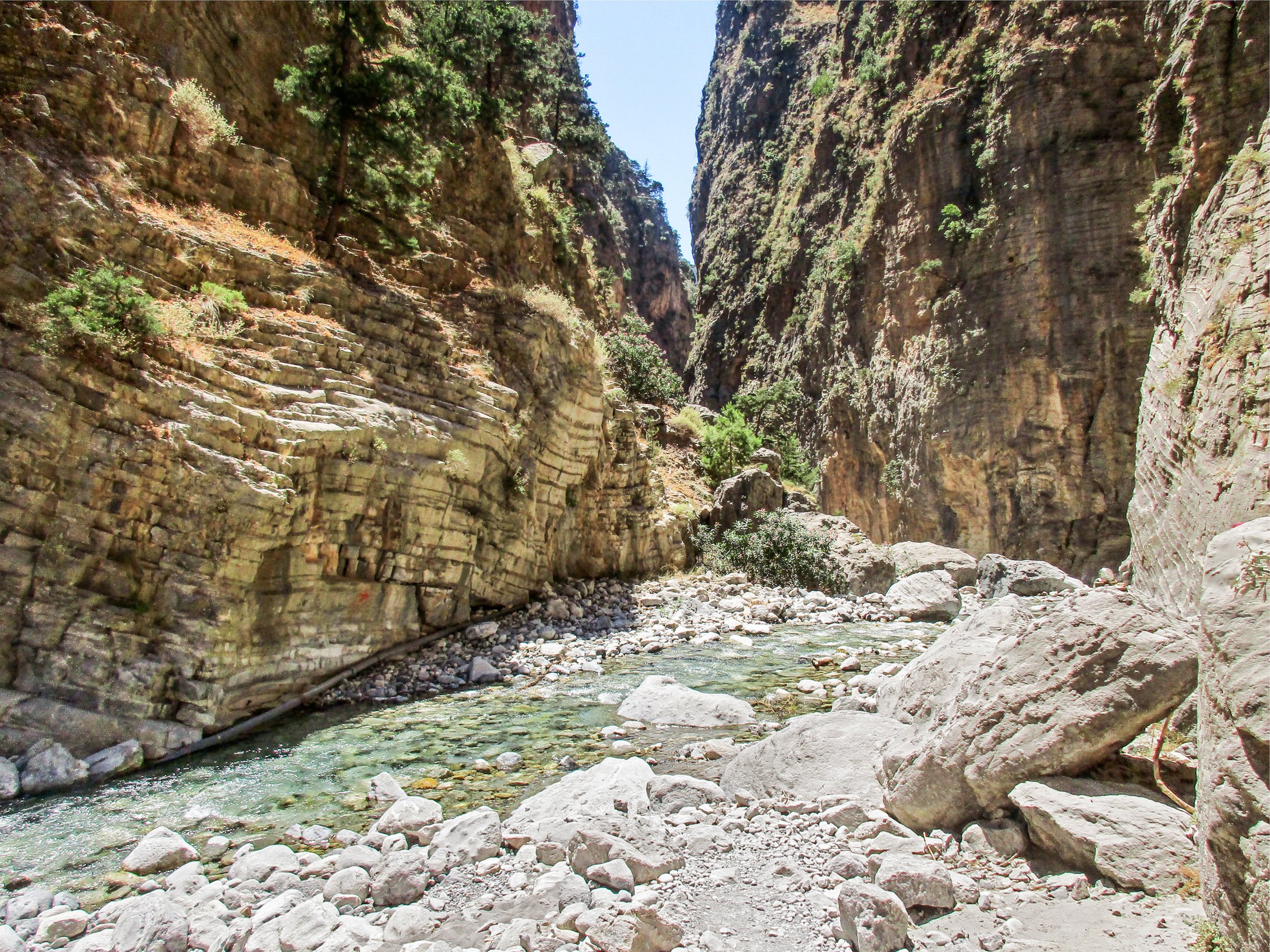 Samaria Gorge hike Crete — Xyloskalo descent, Iron Gates Sideroportes, kri-kri ibex, Agia Roumeli Libyan Sea — image 11