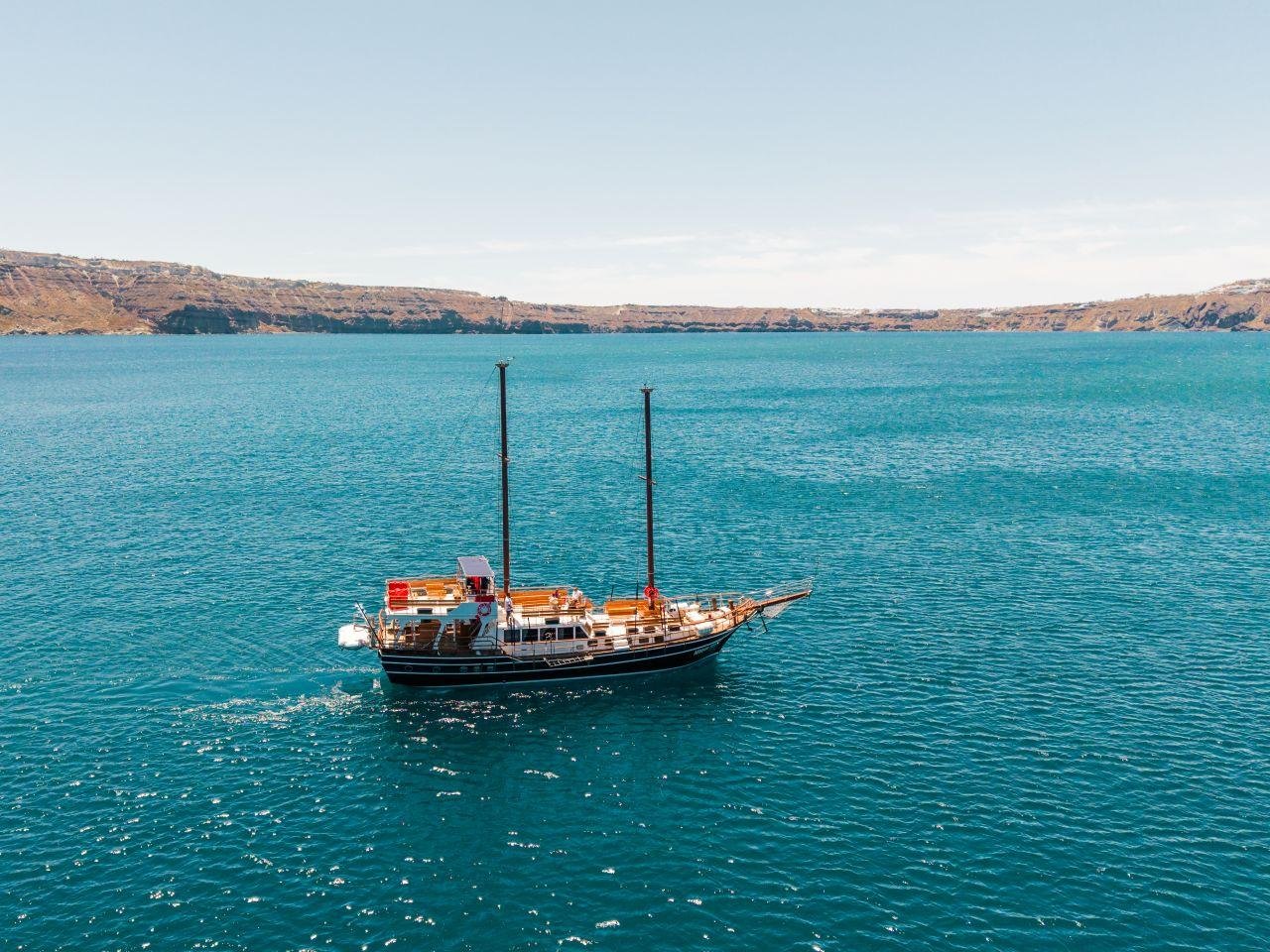Santorini Caldera Cruise, Volcanic Hike & Hot Springs