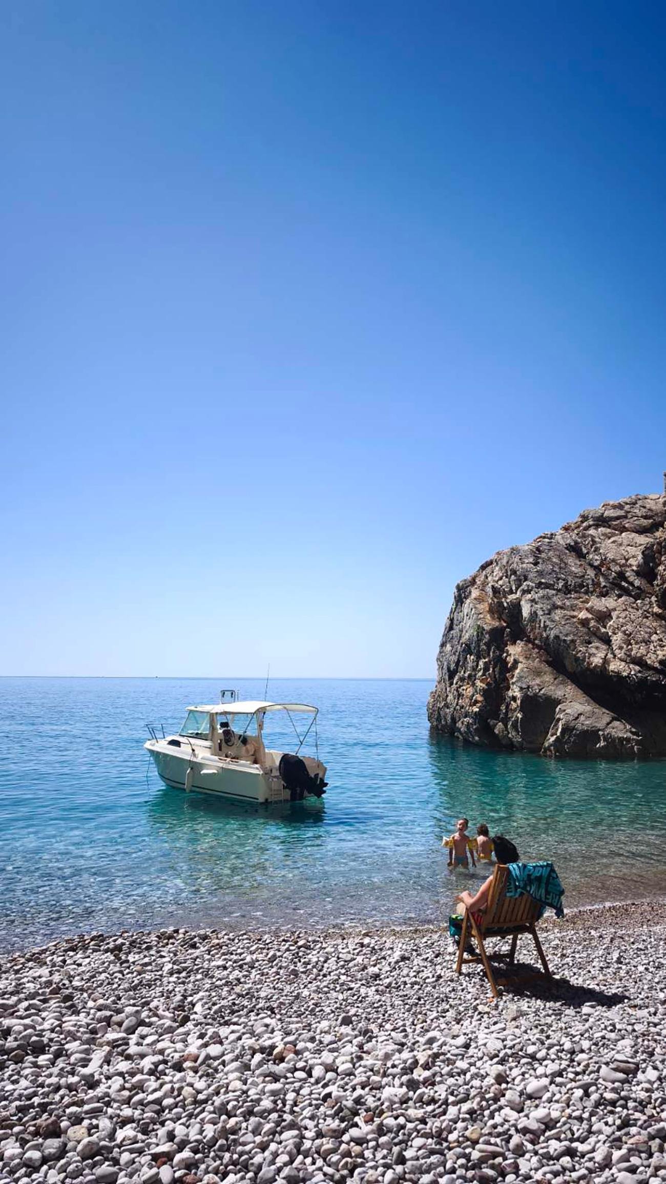 Bar: Scenic Coastline Boat Excursion with Local Wine & Meze