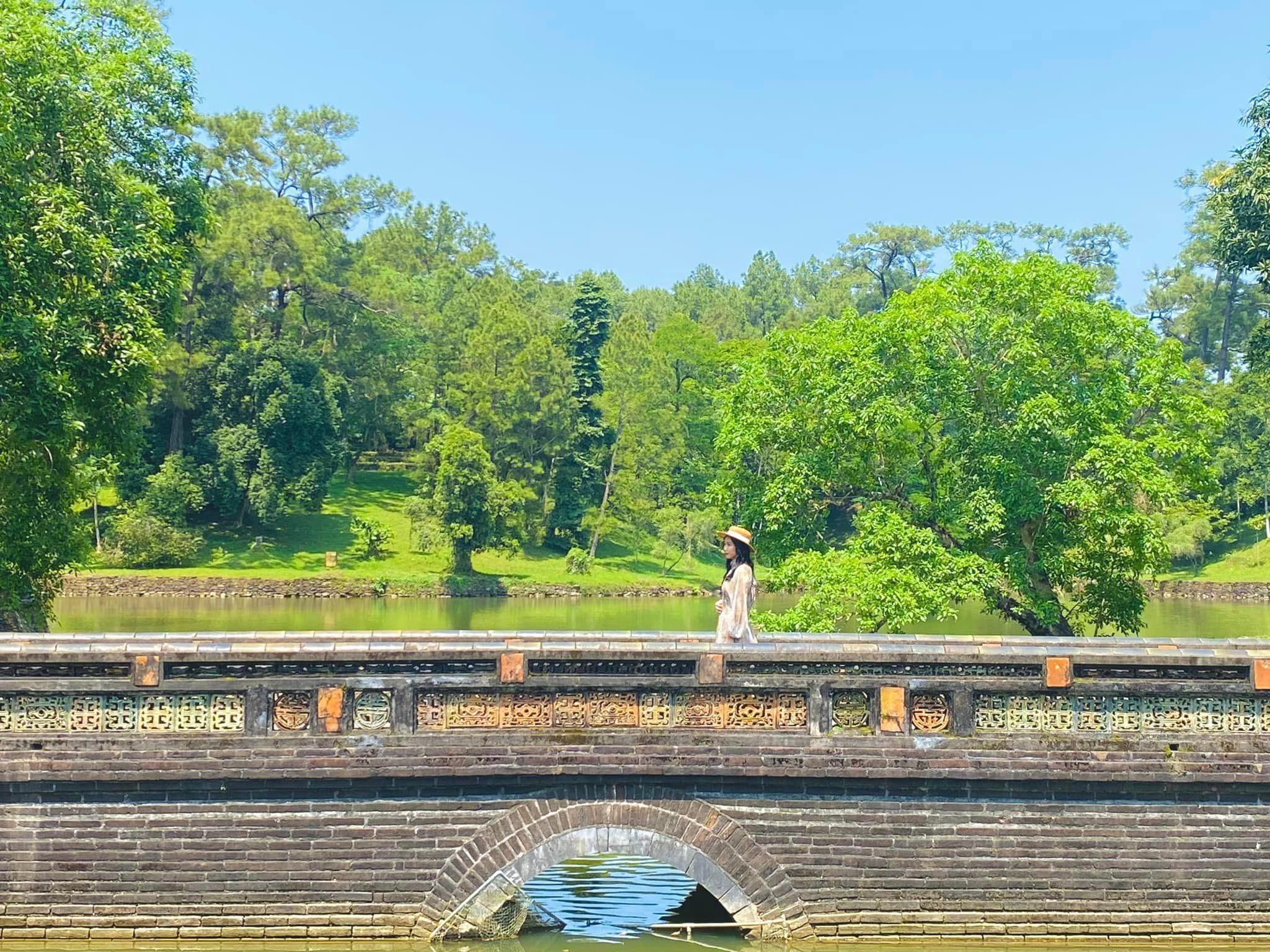Hue Royal Tombs & Pagoda Private Discovery Tour