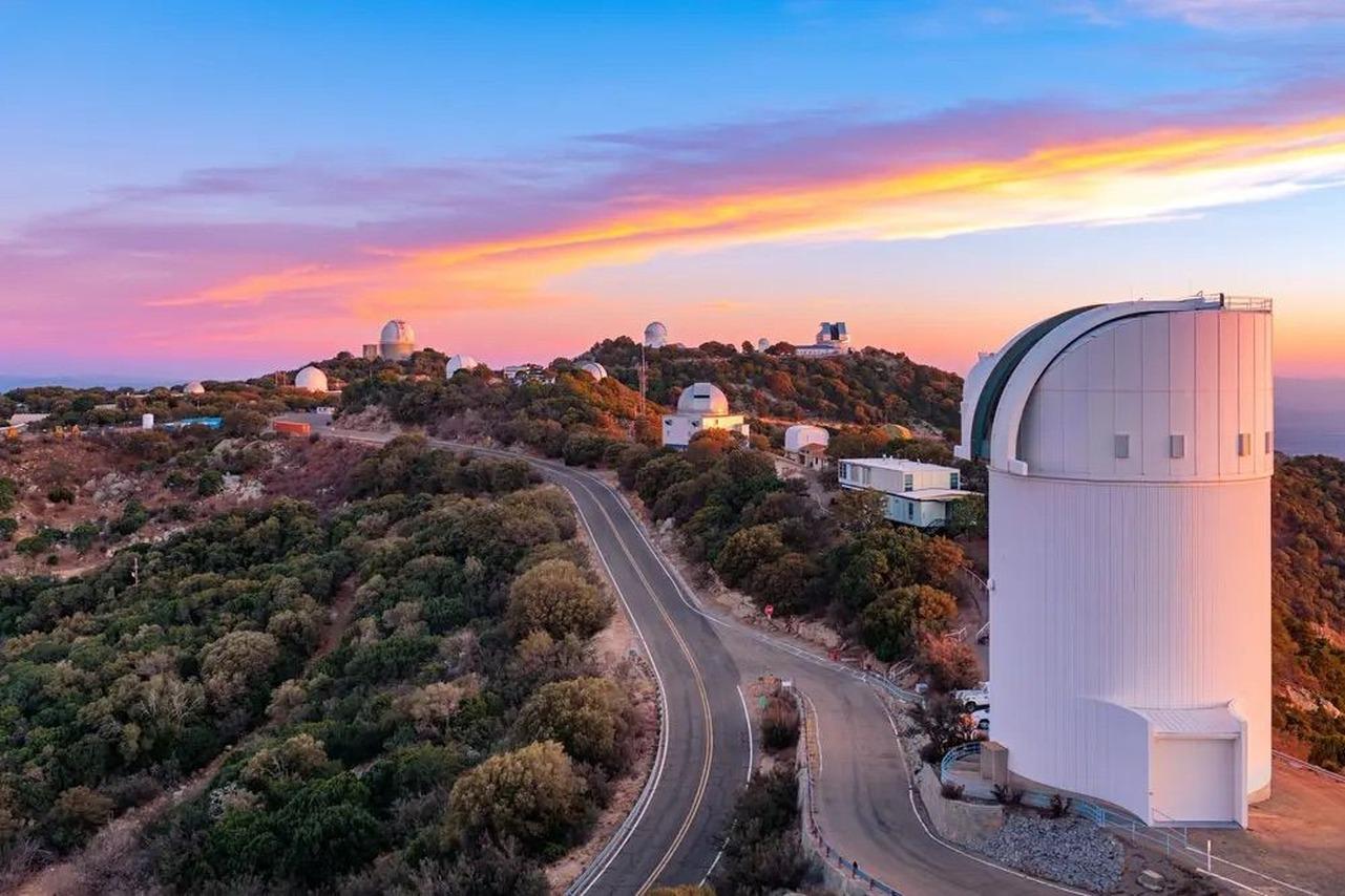 Kitt Peak National Observatory tours — telescope domes and night sky programs at 6,880 ft — image 1