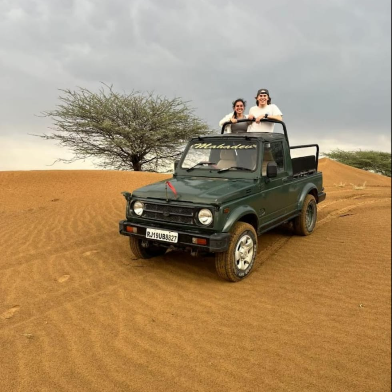 Jodhpur: Thar Desert Camel & Jeep Safari with Traditional Dining
