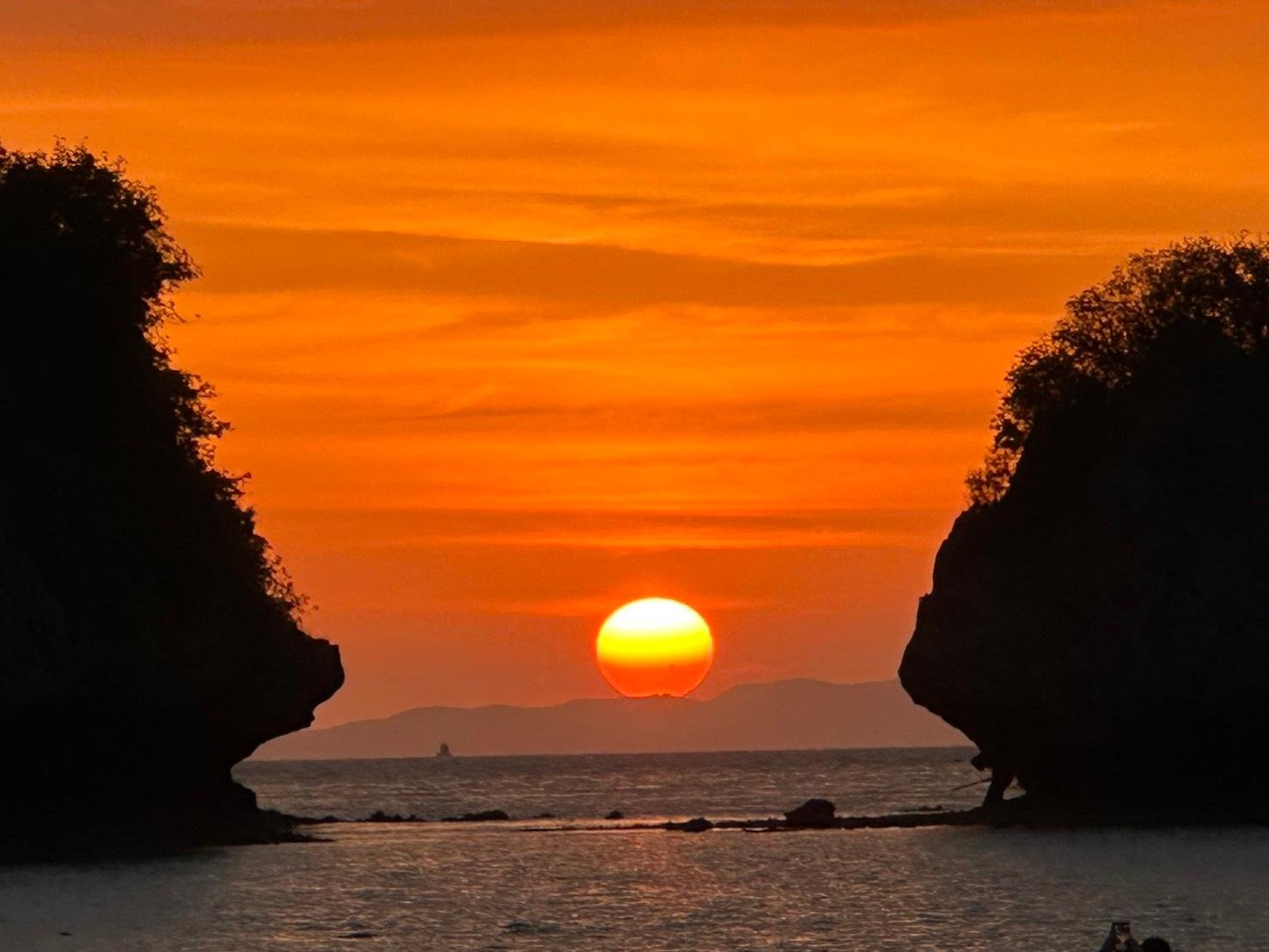 Seven Islands Sunset & Plankton Adventure by Longtail Boat