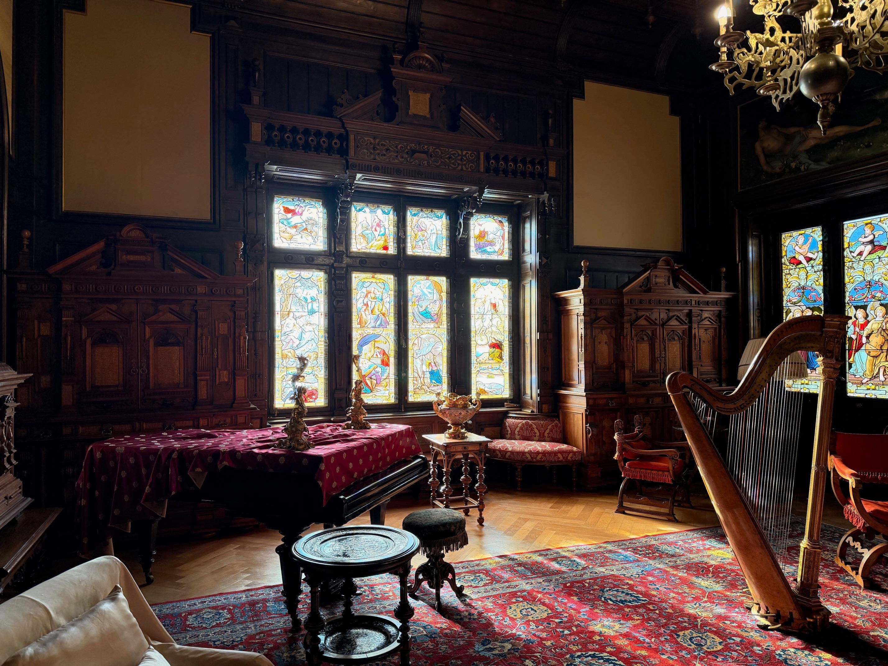 Bucharest: Peleș Castle and Slănic Salt Mine Day Trip