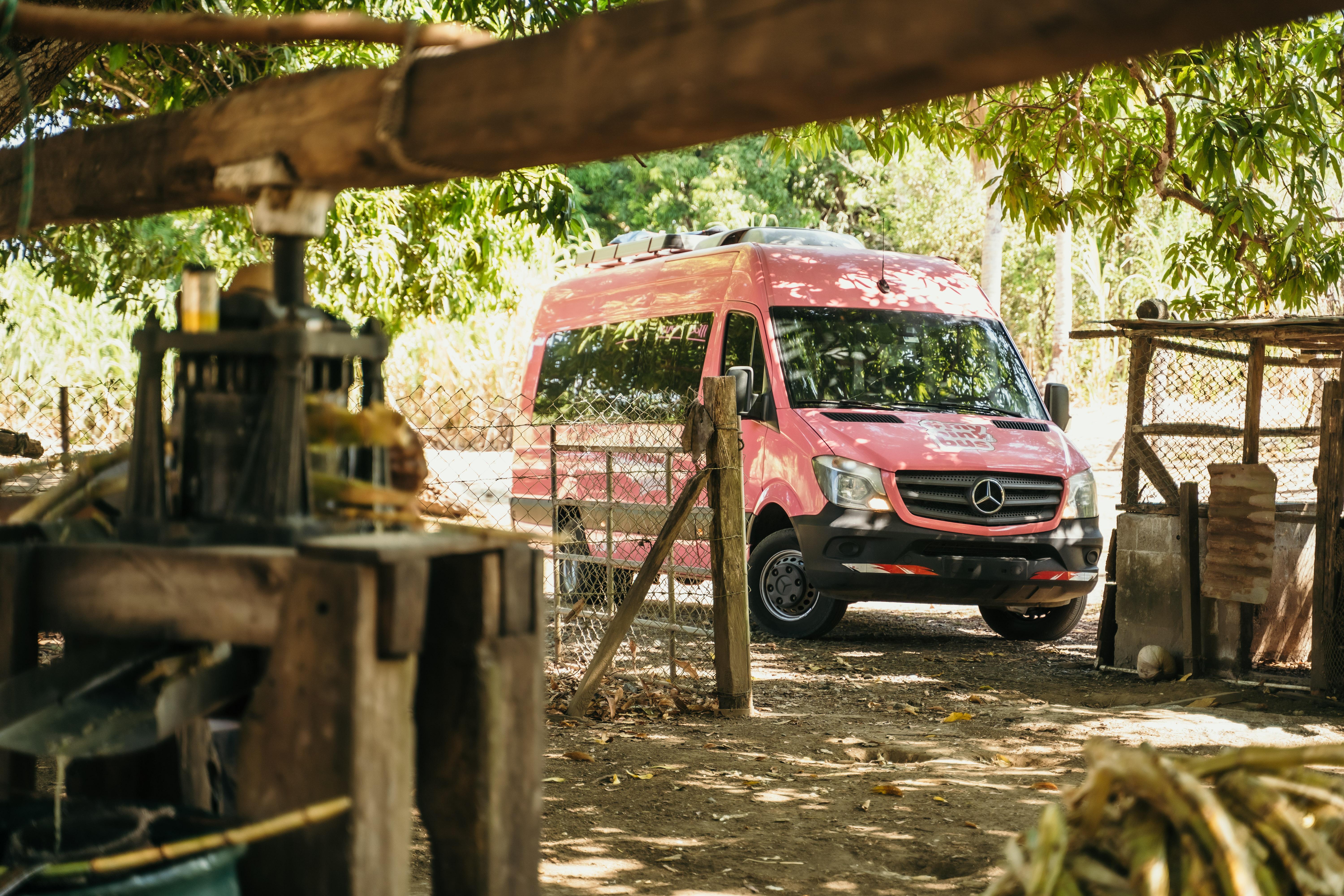 San Jose to La Fortuna Arenal Shuttle – MyPinkBus
