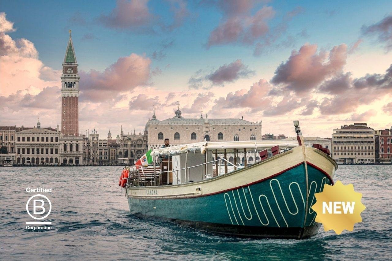 Murano & Burano Small-Group Island Tour with Private Boat