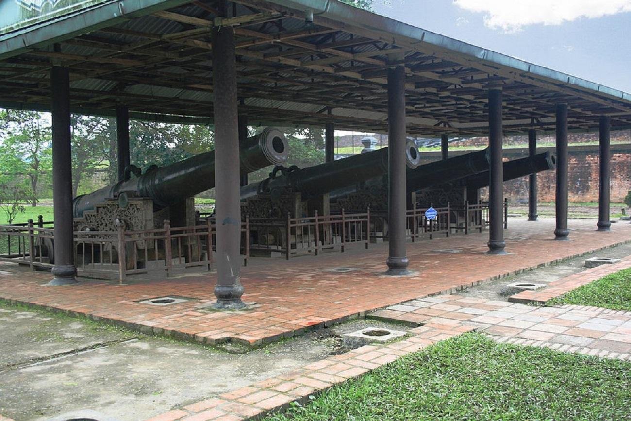 Customizable Hue Imperial City & Royal Tombs Private Tour