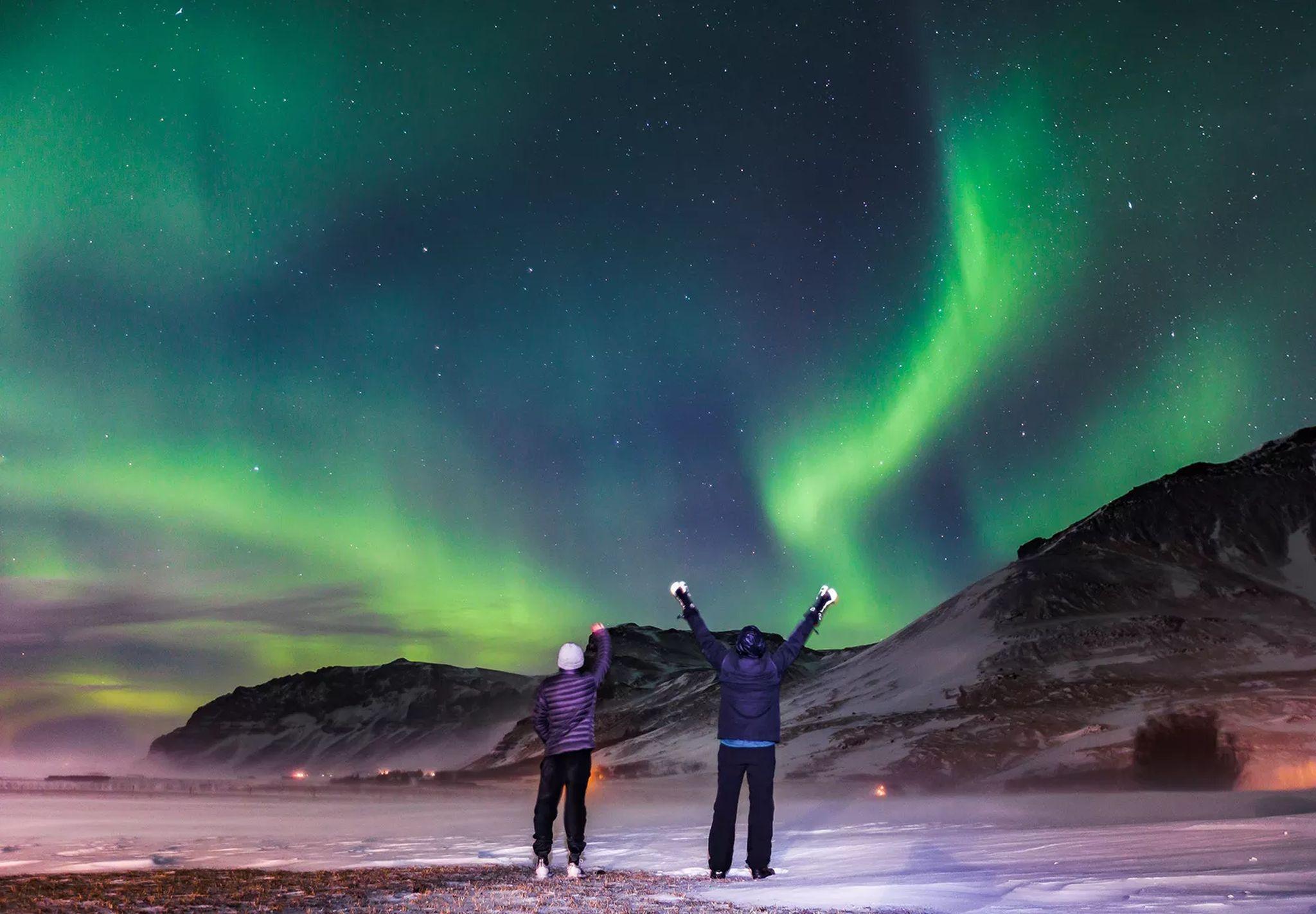 Small Group Northern Lights Hunt by 4x4