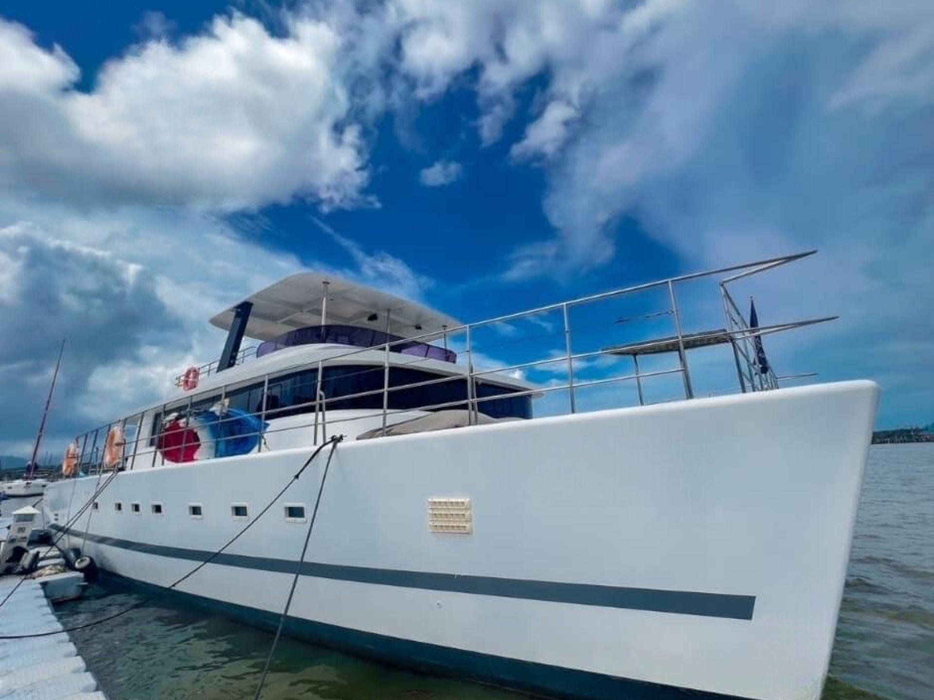 James Bond Island Canoe & Sunset Yacht Dinner – Phang Nga Bay