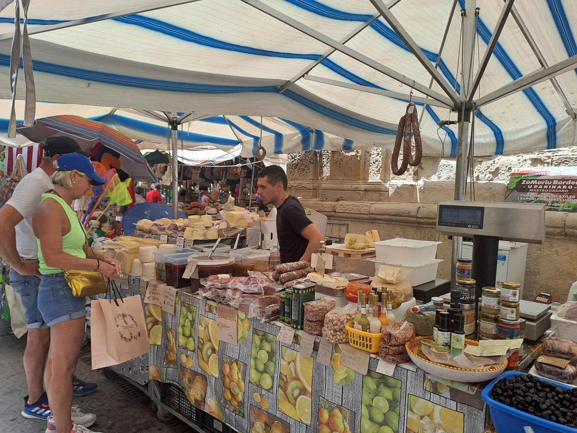 Ortigia street food tour Syracuse Sicily — arancino granita market seafood — image 5