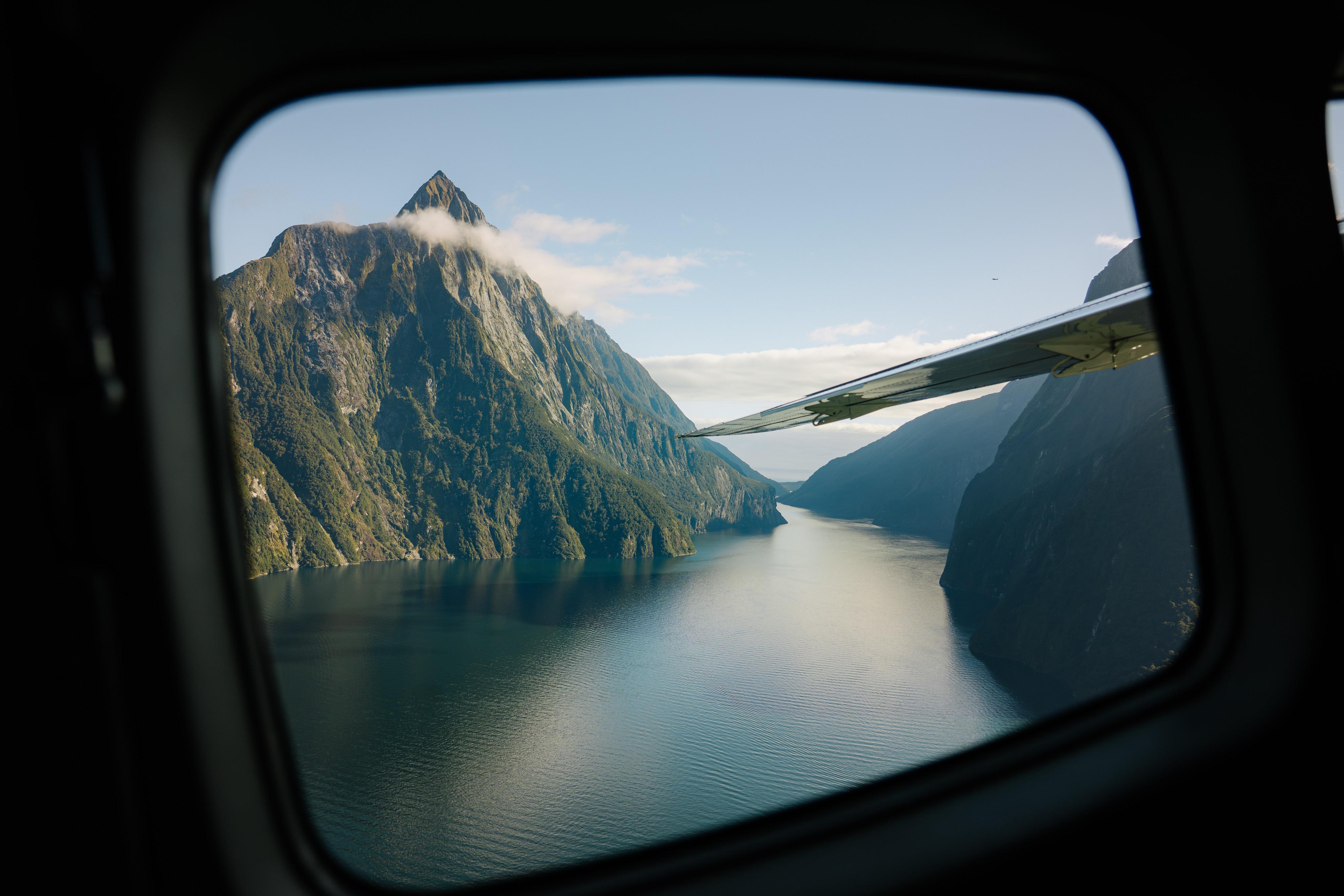 Milford Sound Full-Day Flight & Cruise from Queenstown