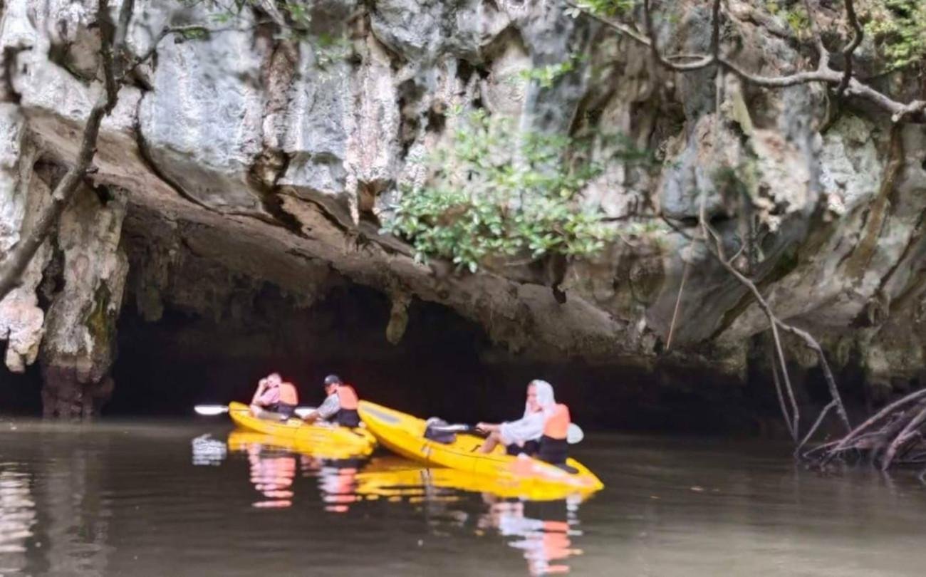 Ao Thalane Mangrove Kayak Adventure – Krabi