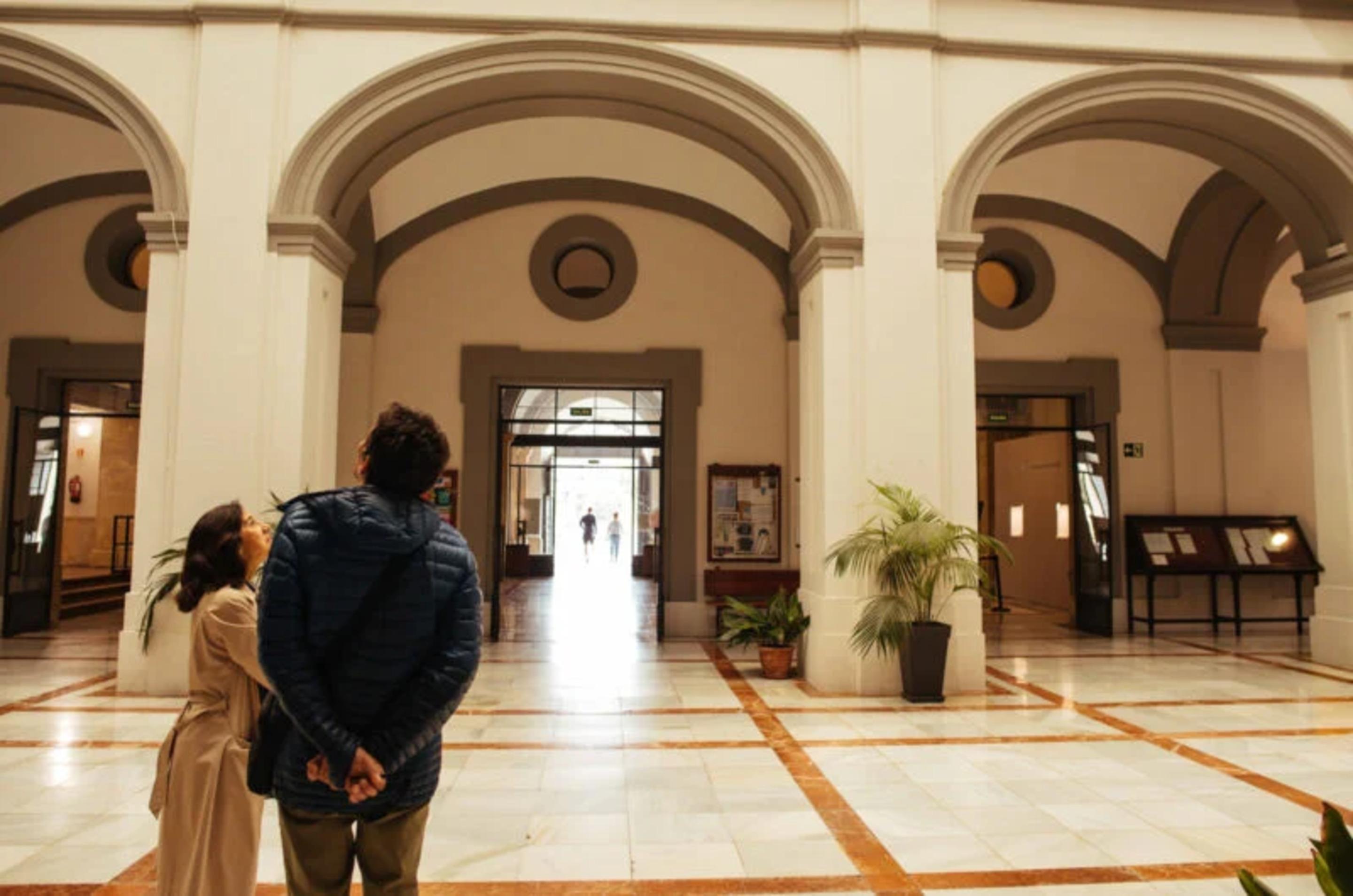 Private Seville Family Discovery Tour & Alcázar Visit
