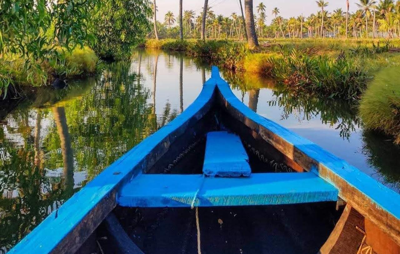 Kochi Backwater Village Immersion with Traditional Sadya Lunch