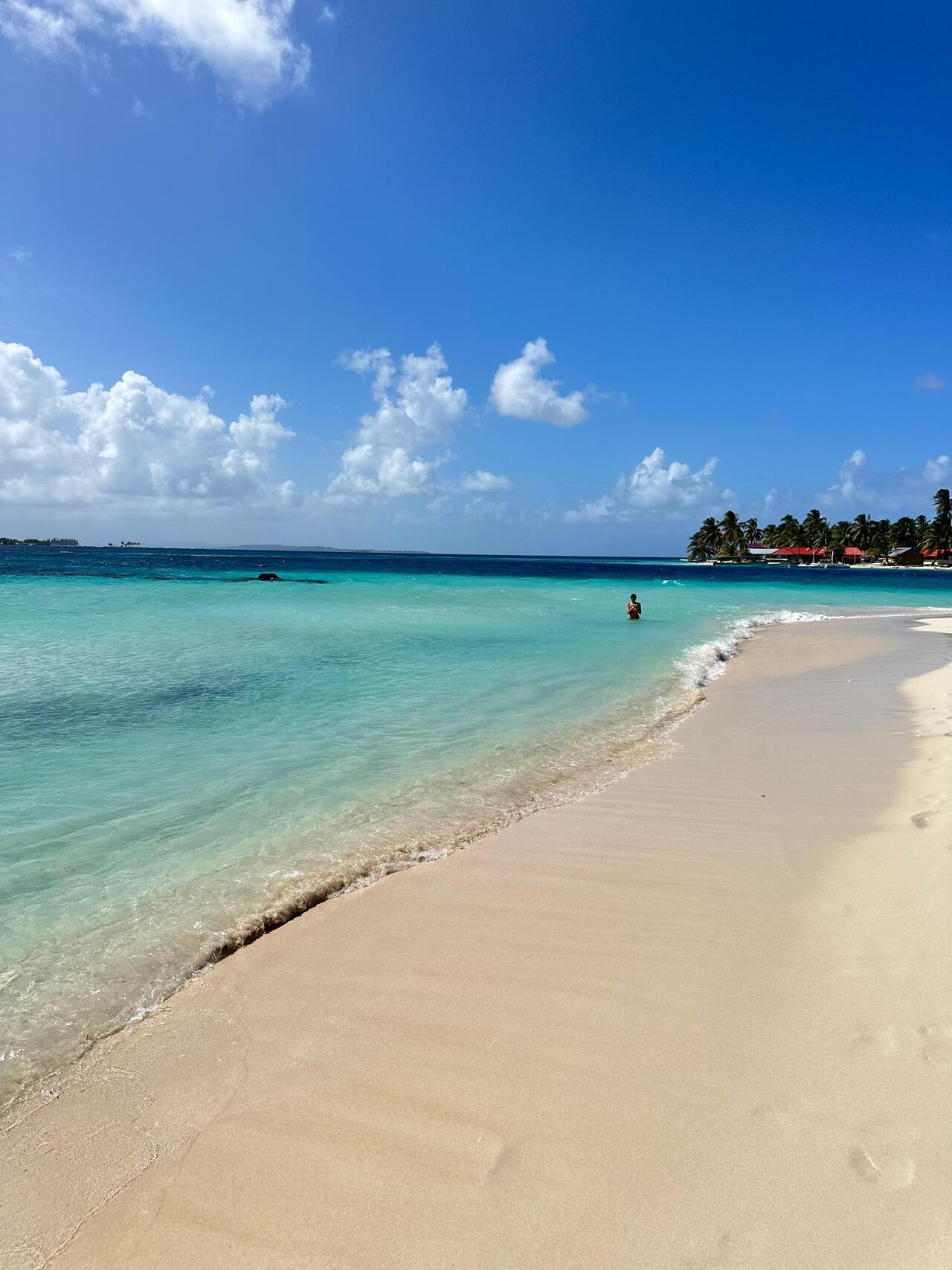 San Blas Day Trip: Isla Perro, Isla Diablo & Natural Pool
