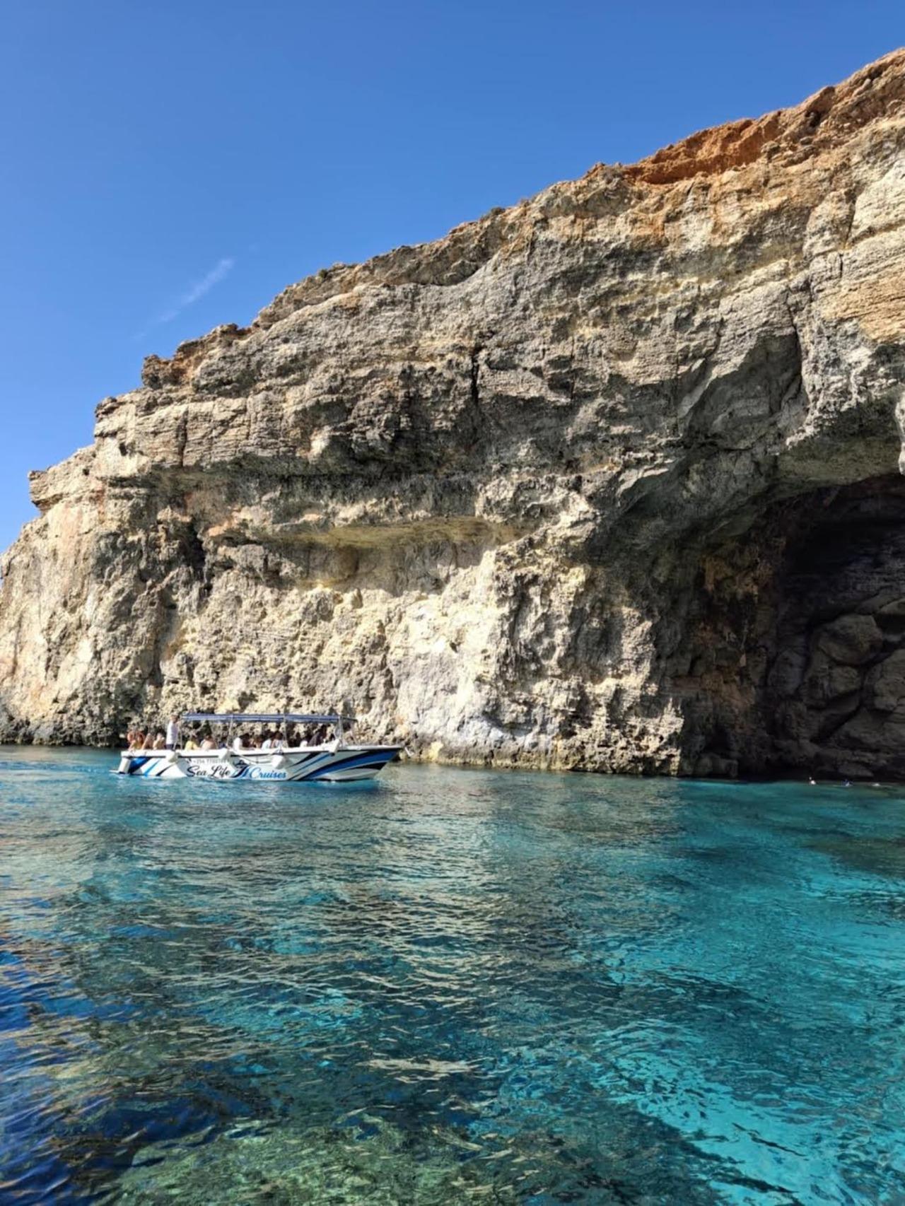 Comino & Gozo Small-Group Boat Cruise with Blue Lagoon Swim