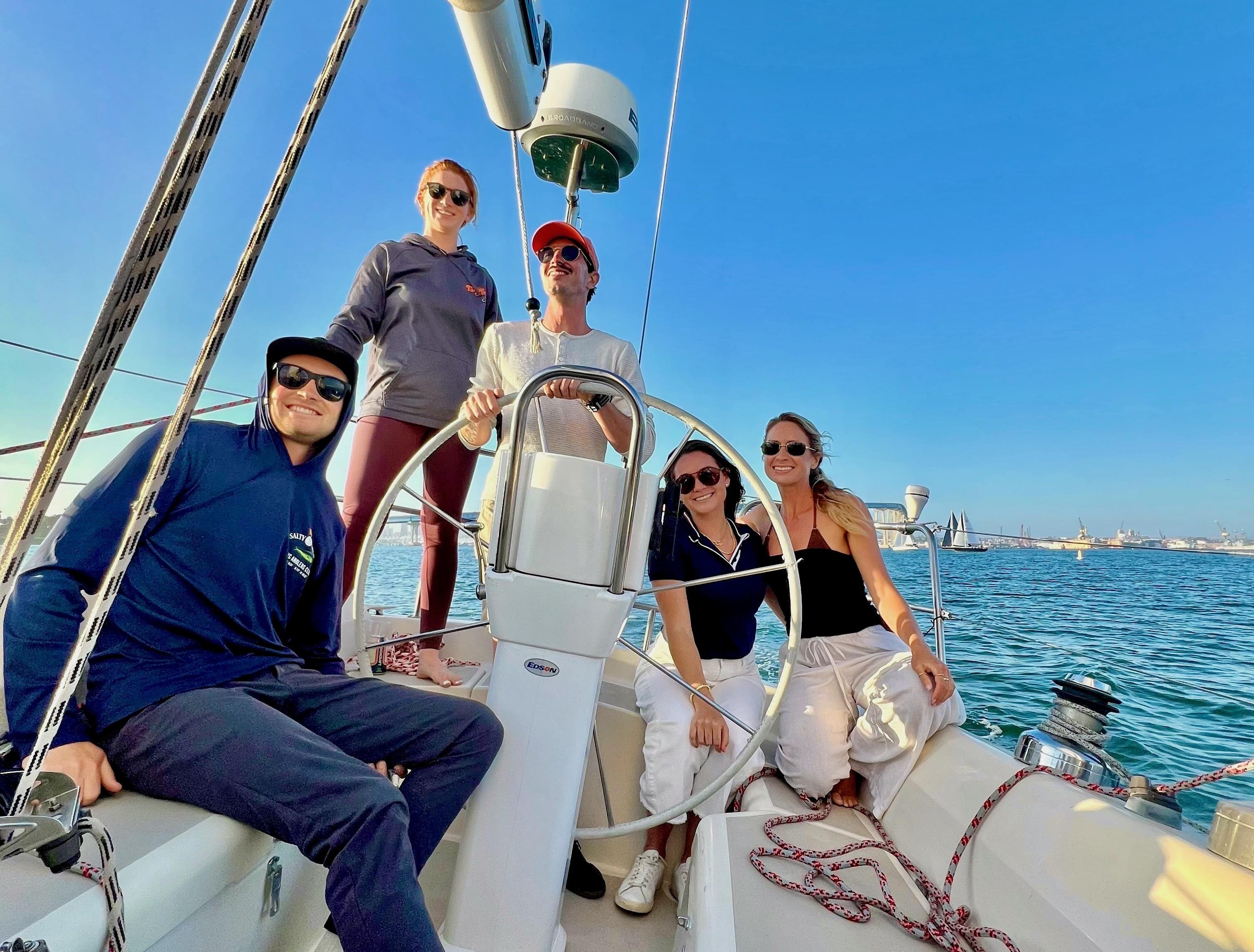 San Diego: Sunset Sailing Tour with Wildlife Watching