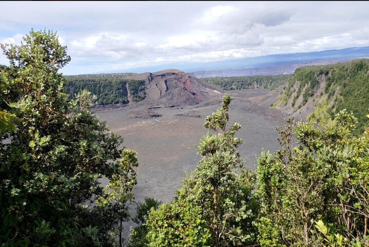 Big Island Hawaii Volcano Day tour from Oahu and Hotel PU — Kilauea and Hawaii Volcanoes National Park scenery (10)